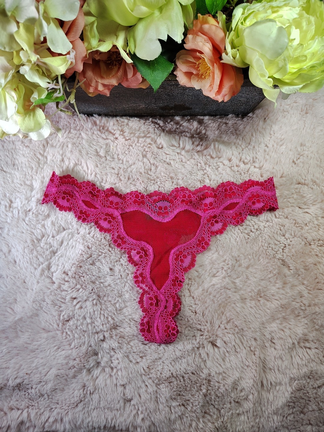 NWOT Vintage Victoria’s Secret Sexy Little Things Fishnet Lace Trim Thong Small