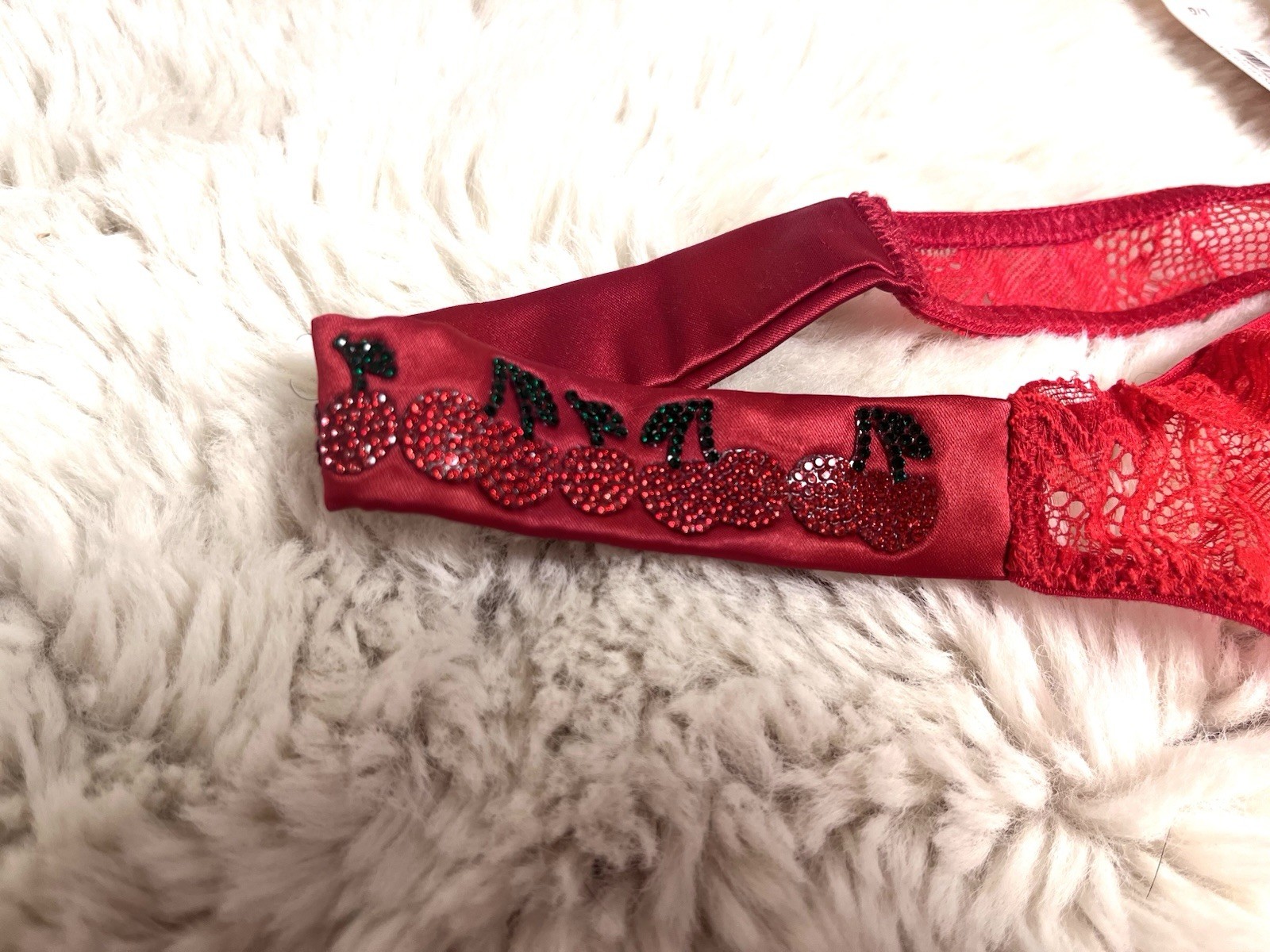 VICTORIA’S SECRET L RED FLORAL LACE RHINESTONE LOGO THONG PANTIES