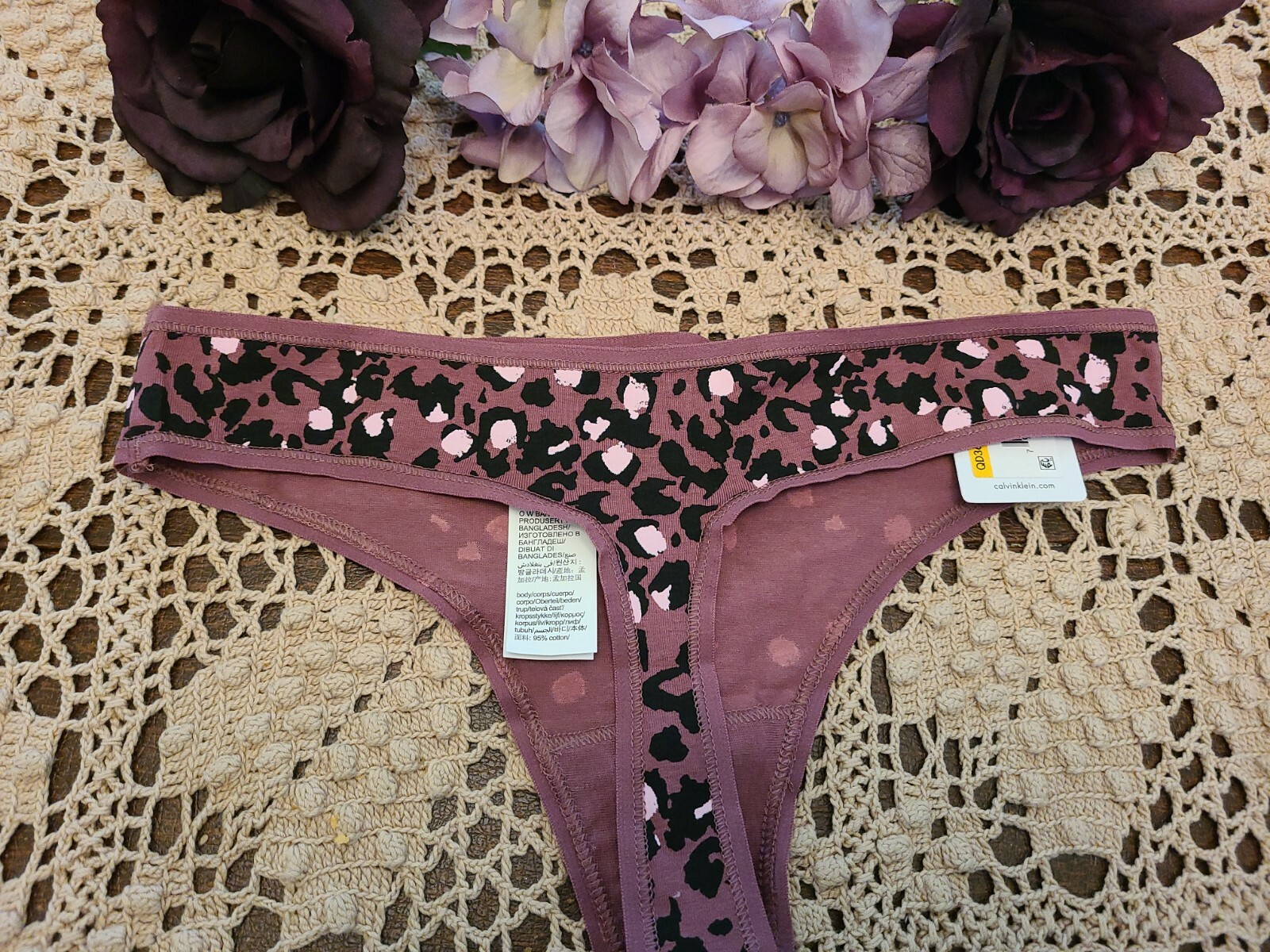 M/6 Calvin Klein Signature~ Slinky & SeXy Abstract BIKINI Panty QD3644 – NWT