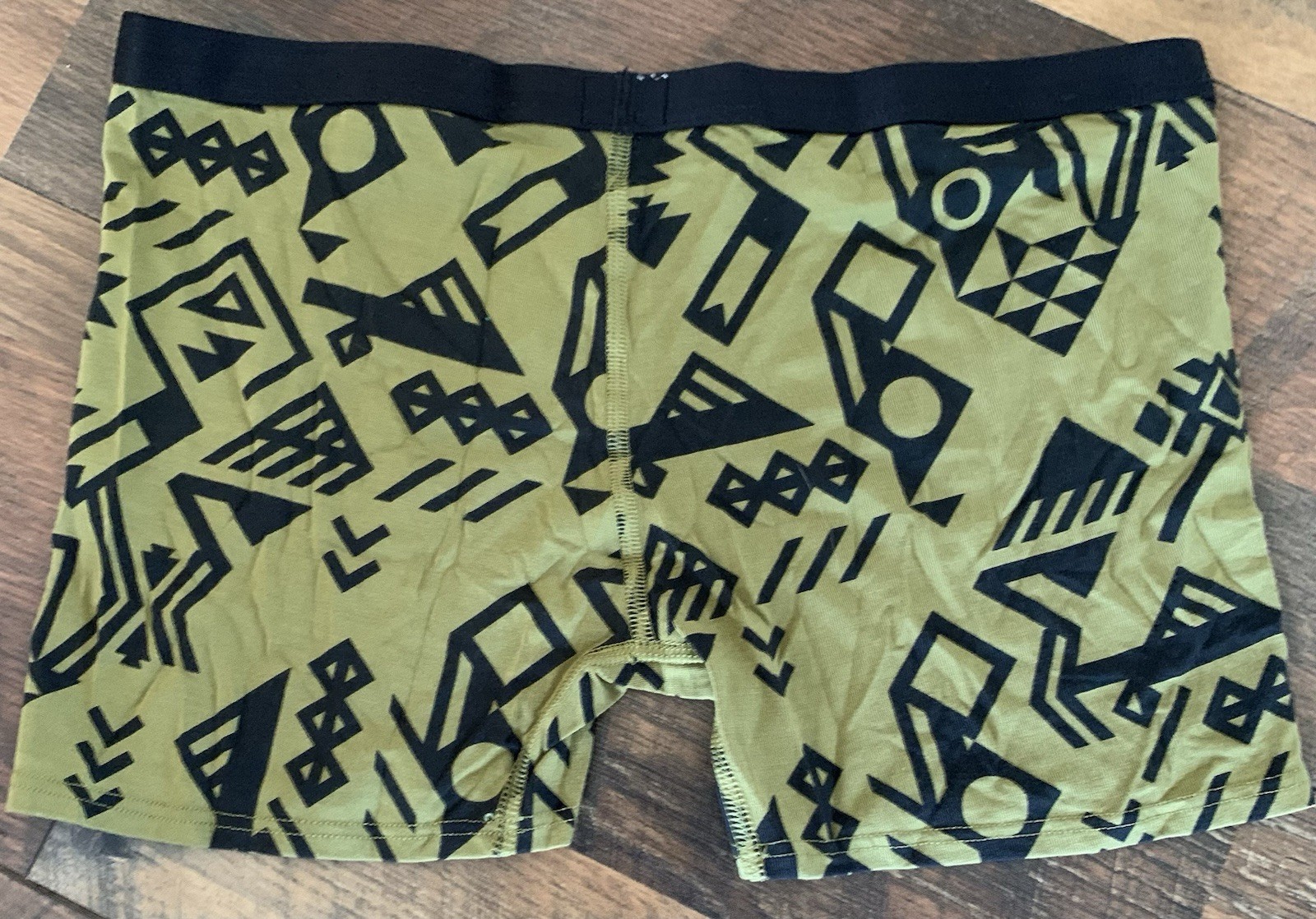 (NEW) MeUndies ladies boyshorts Tribal Design size (M) *Unique Design*