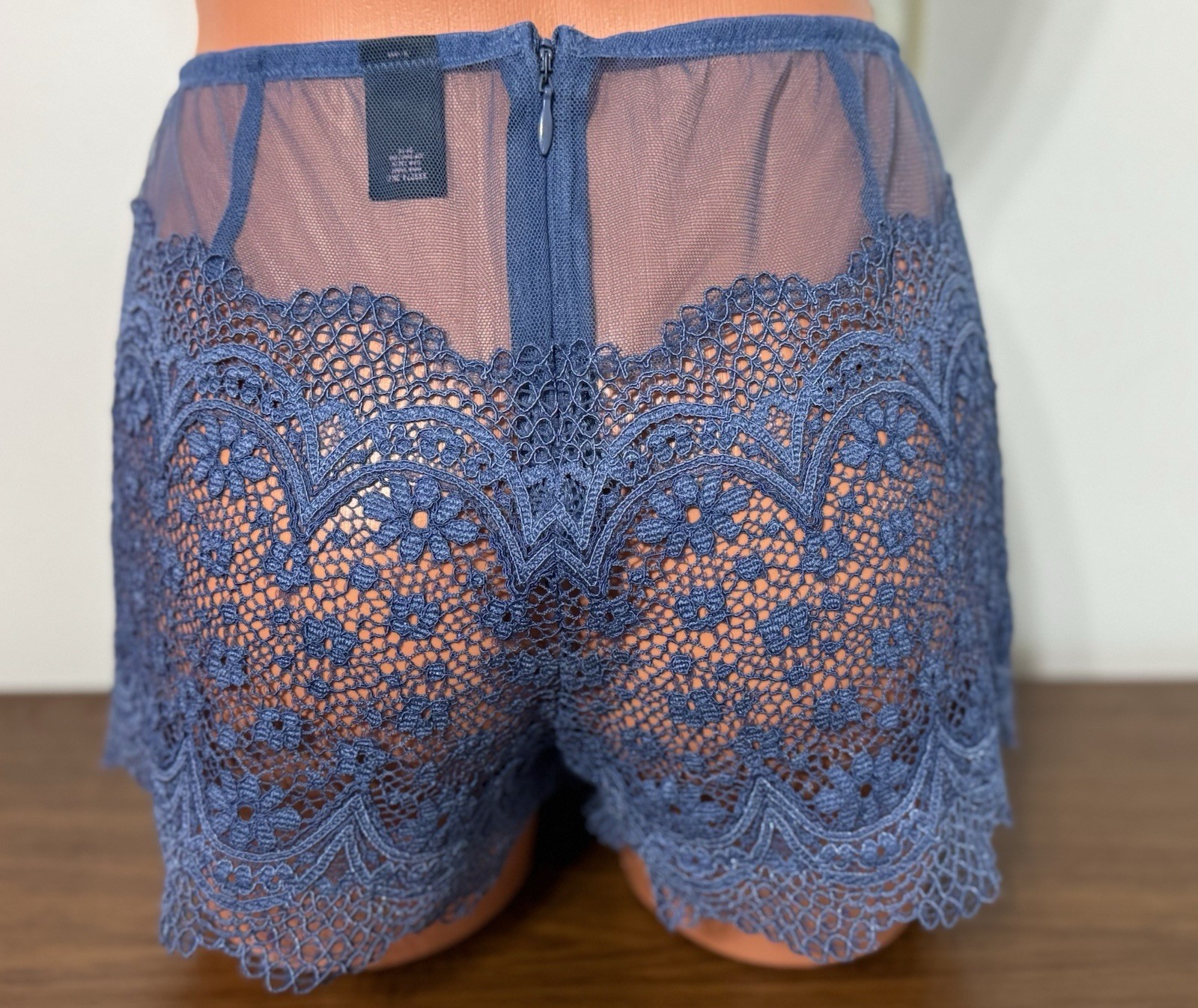 NWT Victoria’s Secret Crochet Lace Blue Boy Shorts Panty, Size Large