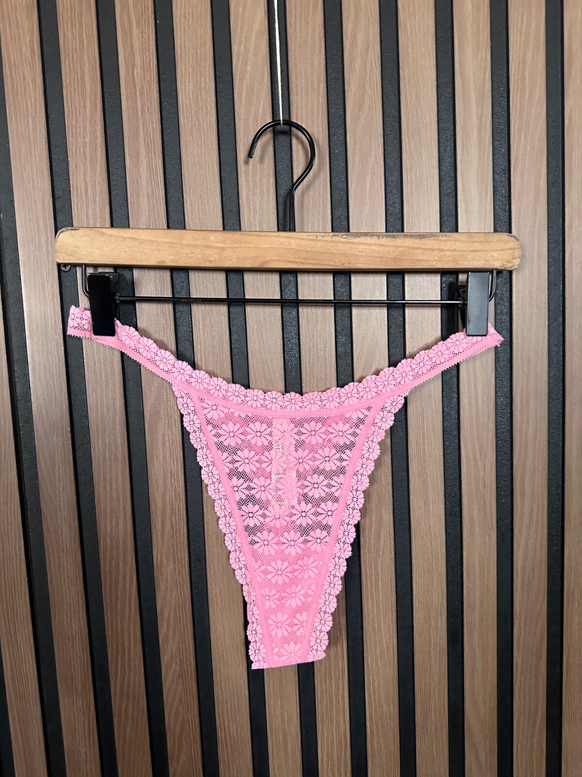 New Victorias Secret String Thong Large Pink Lacey Flower Panties Tanga