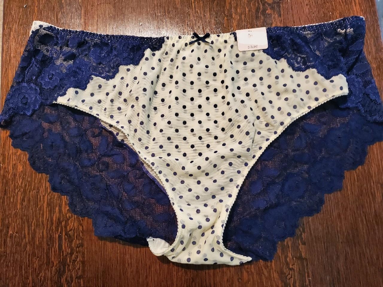 NWT CABERNET NYLON SPANDEX BIKINI PANTIES w LACE 1001 WHITE/NAVY DOTS 2X