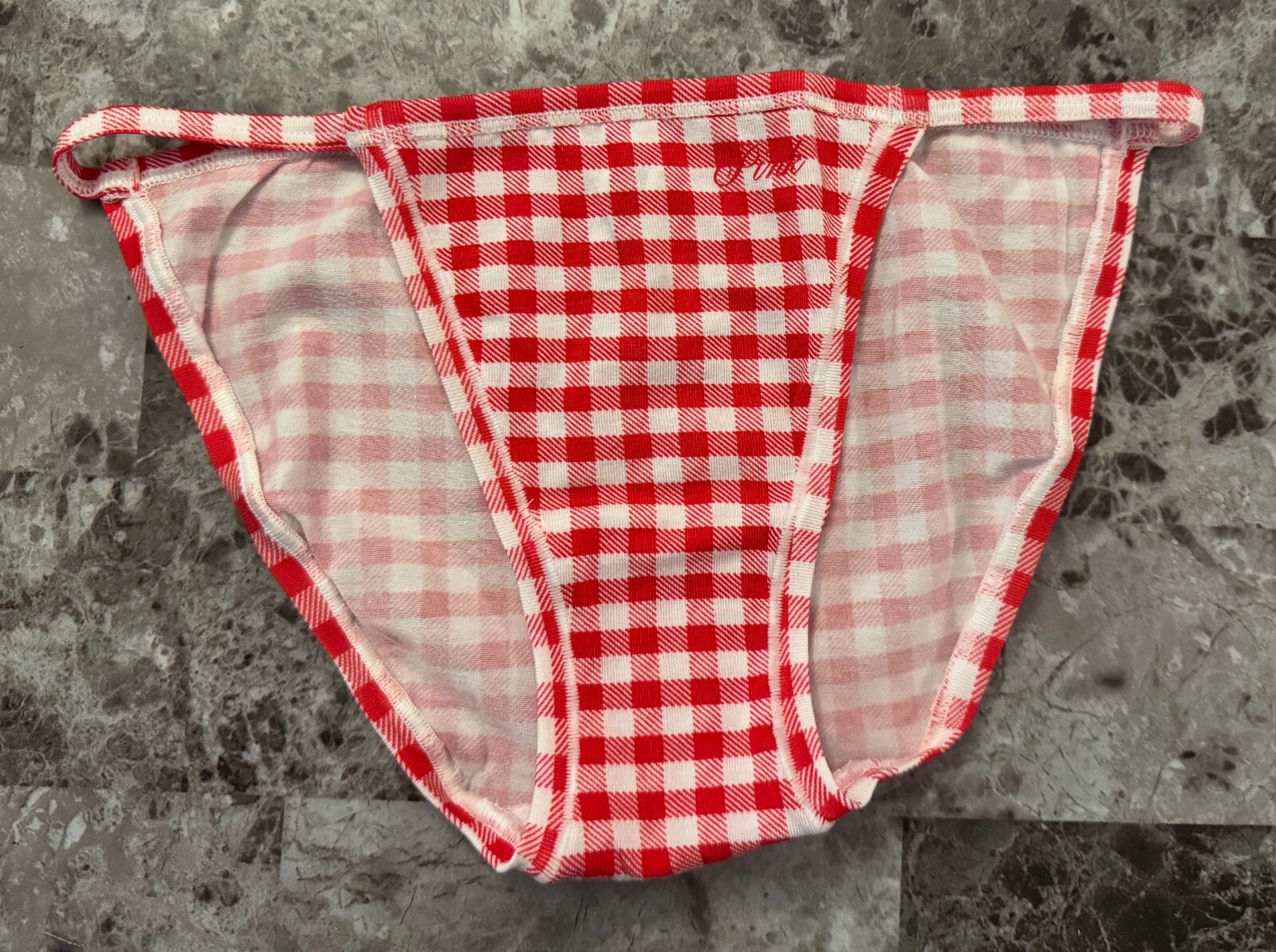 NWT VICTORIA’S SECRET PINK RED WHITE GINGHAM LOGO STRING BIKINI PANTIES