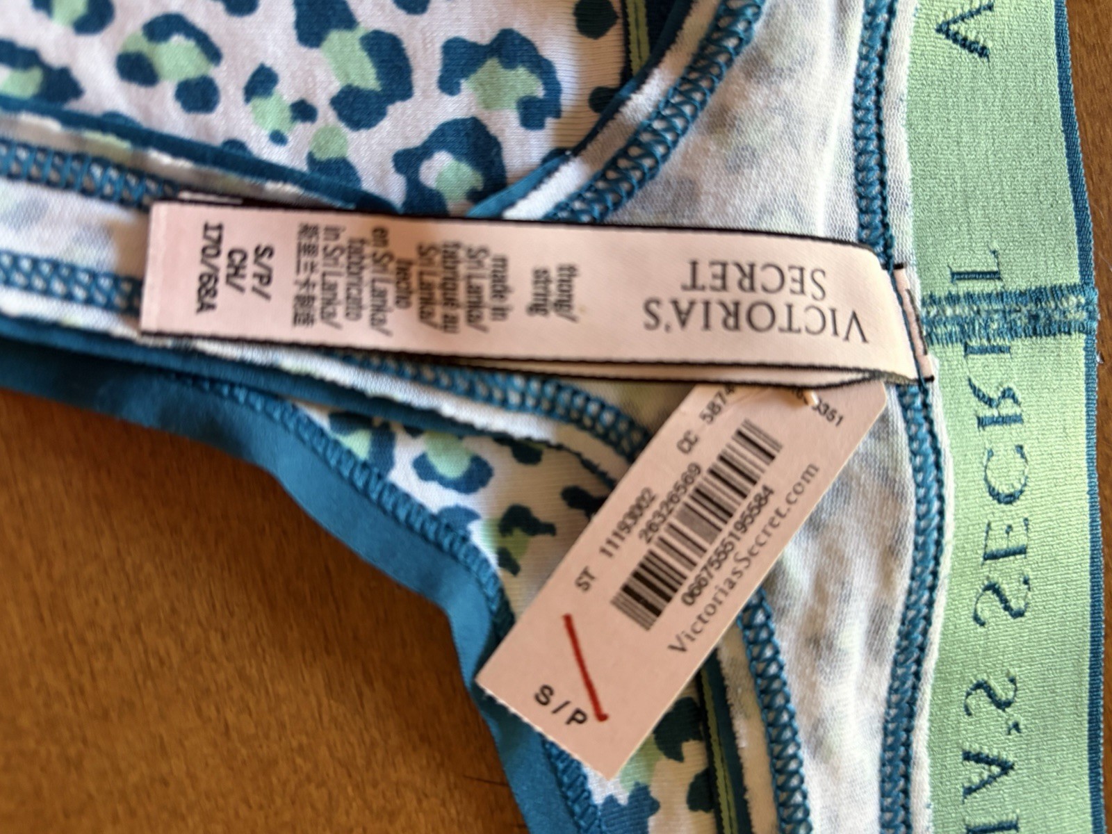 NWT Victoria’s Secret Women’s Thong String Underwear Size S/P CH