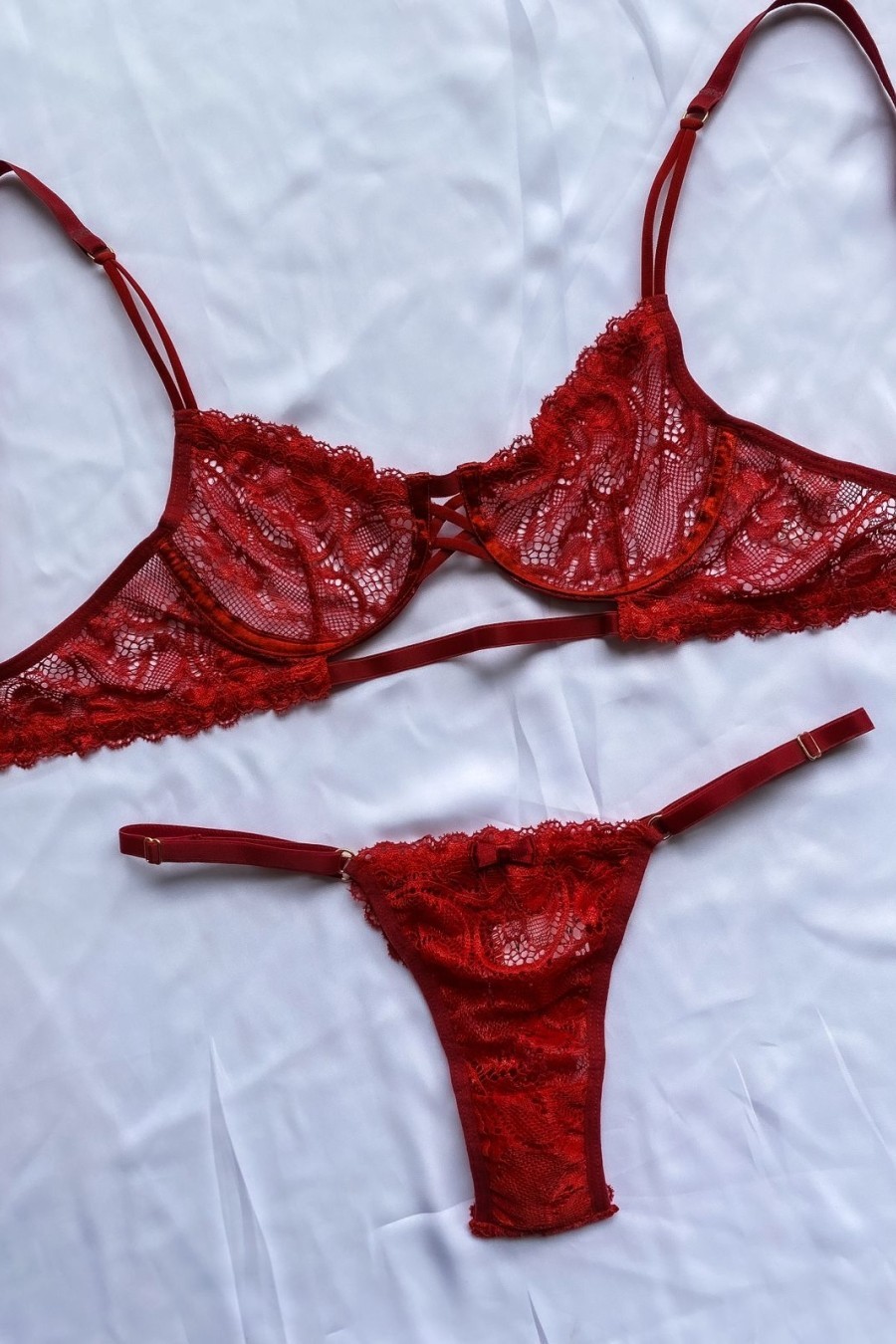 Set Bra without padding, featuring underwire and a cute rolled ref 0064