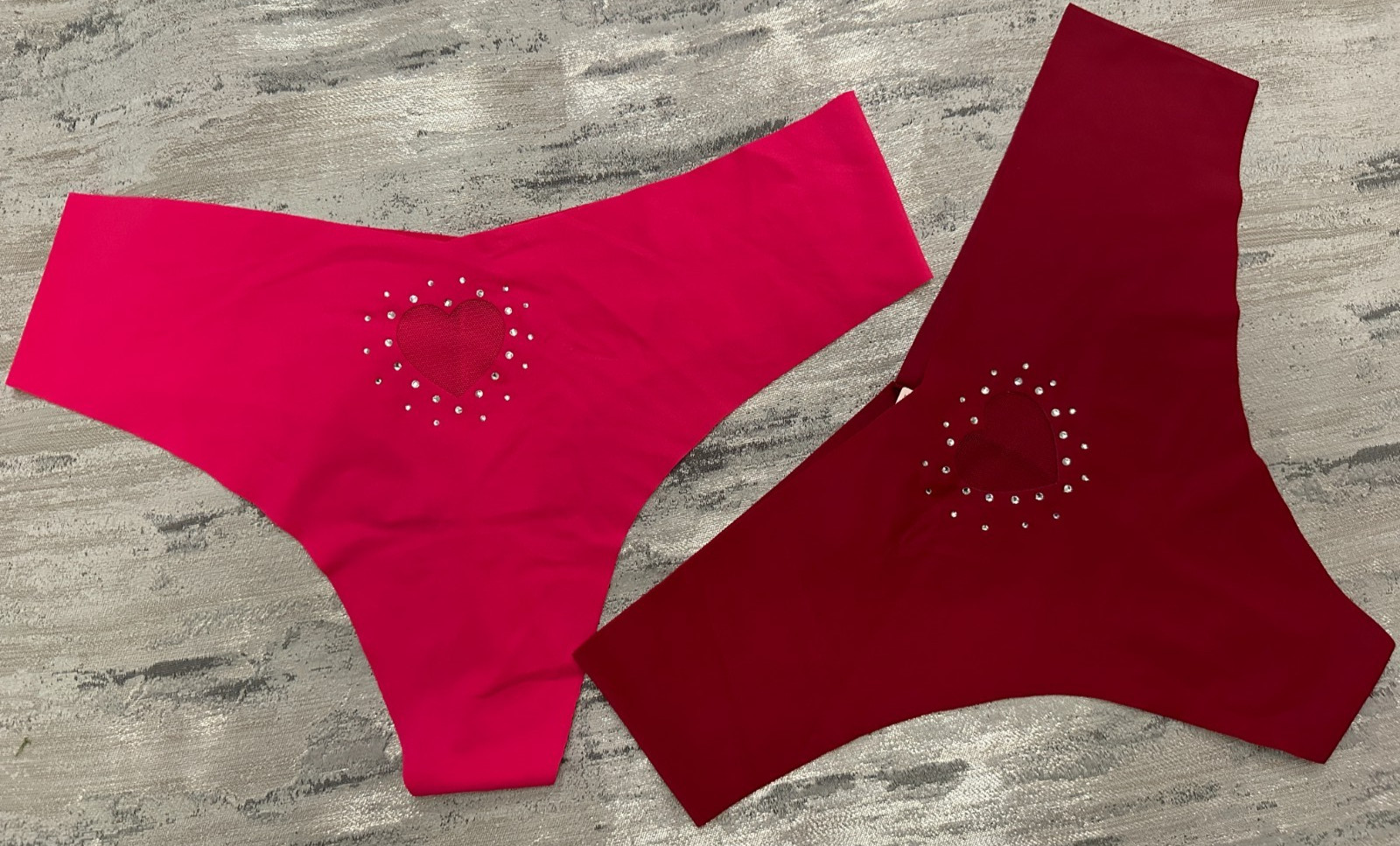 2 Victoria’s Secret No-Show Heart Cut Out Thong Panty Pop Pink & Red Lacquer L