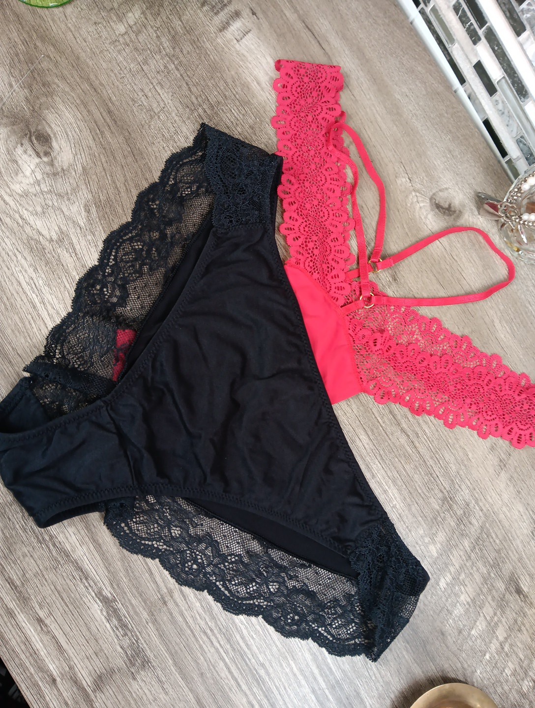 Maidenform Luxurious Lace Black High Cut Brief Panty XL/8 Red Thong 2pc Set