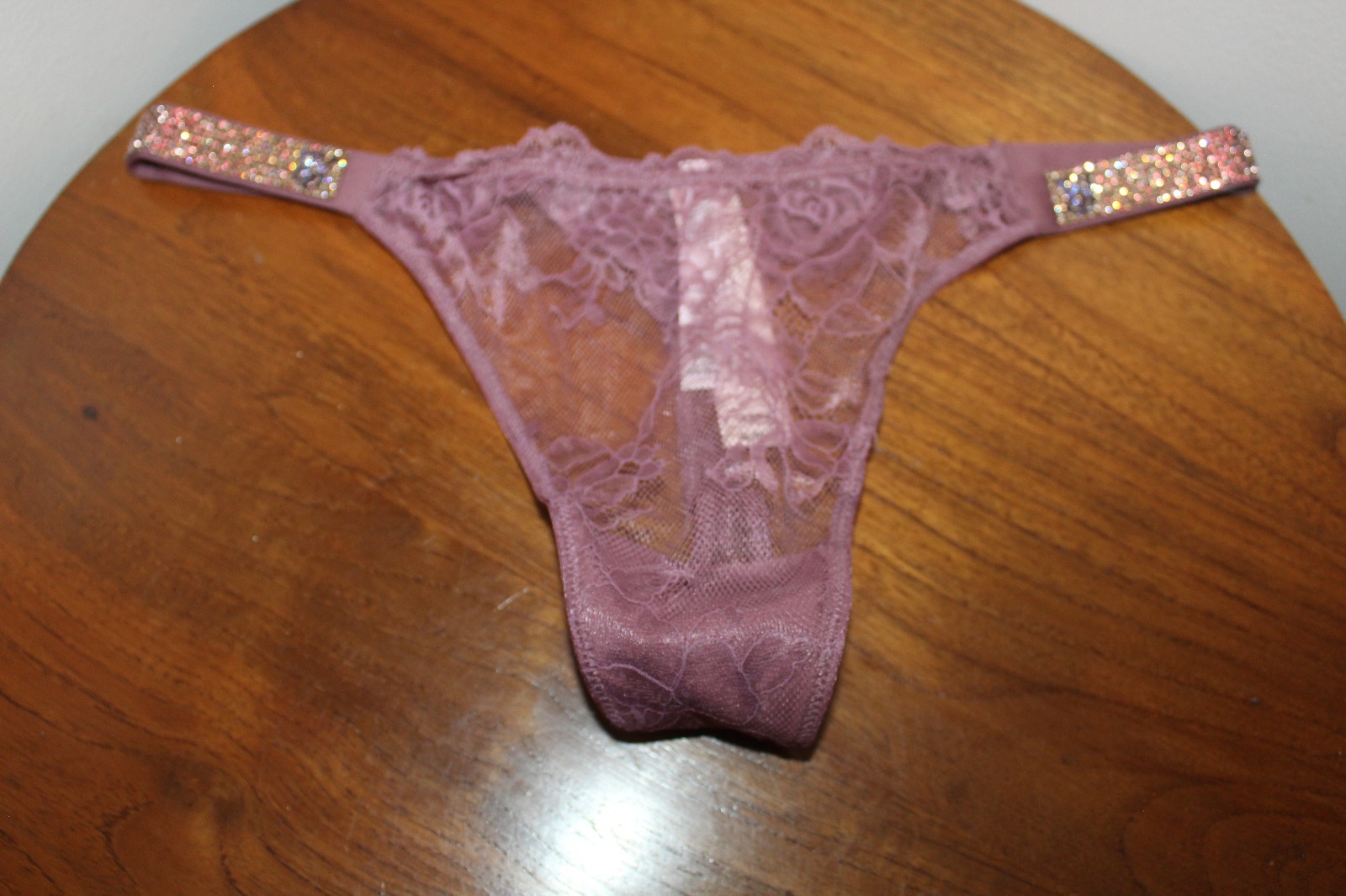 VICTORIA’S SECRET VERY SEXY THONG EMBROIDERED FLORAL LACE PURPLE VAPOR SIZE L