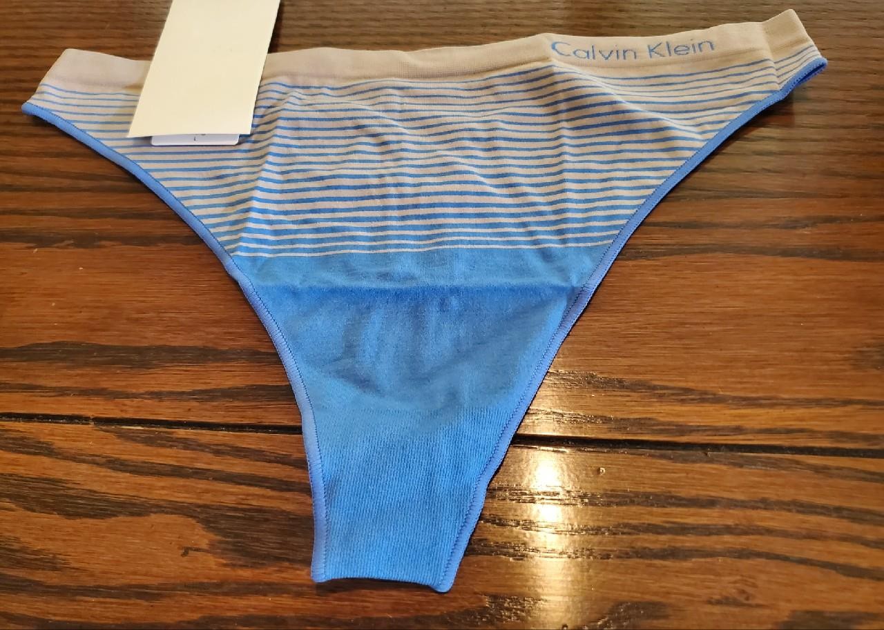 NWT CALVIN KLEIN NYLON ELAST SEAMLESS THONG PANTIES QD3547 411 BLUE STRIPE L