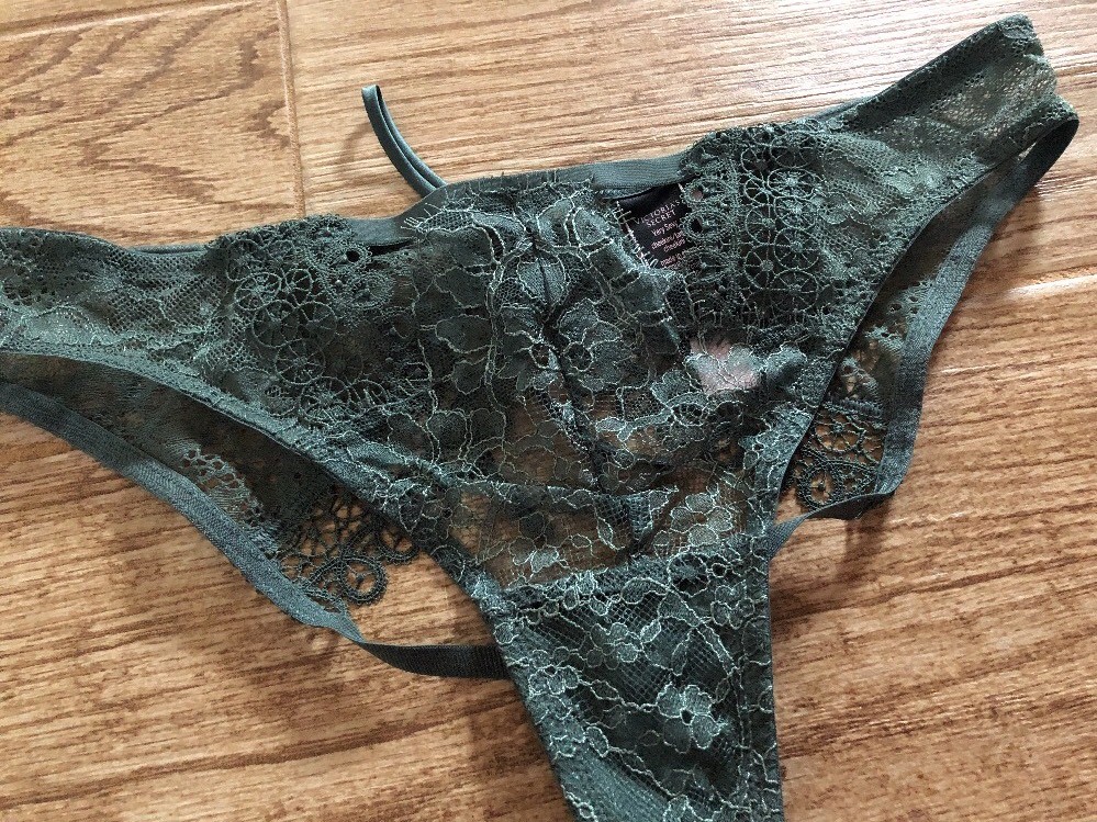 Victoria’s Secret Very Sexy Cheekini/tanga Panty Small NWT