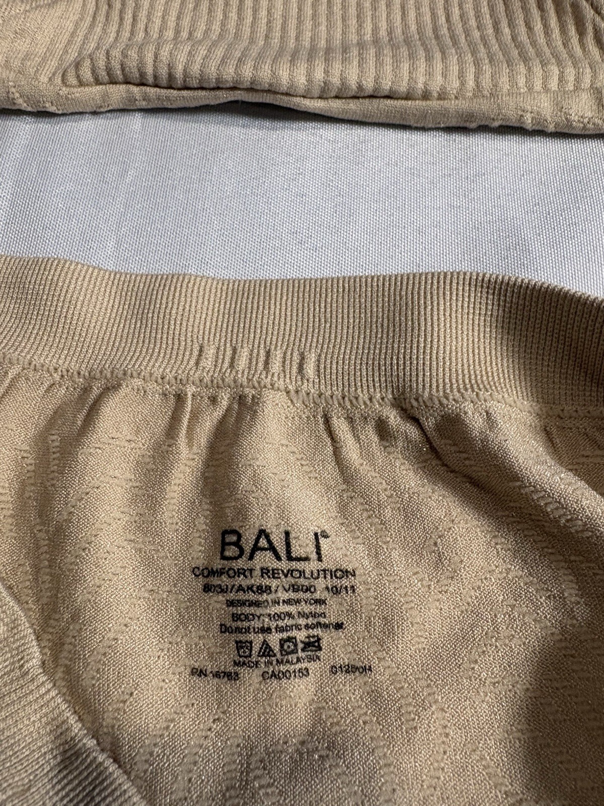 NEW Bali Comfort Revolution Bali Briefs Style DF803J 4 Pair Women’s Size 10/11