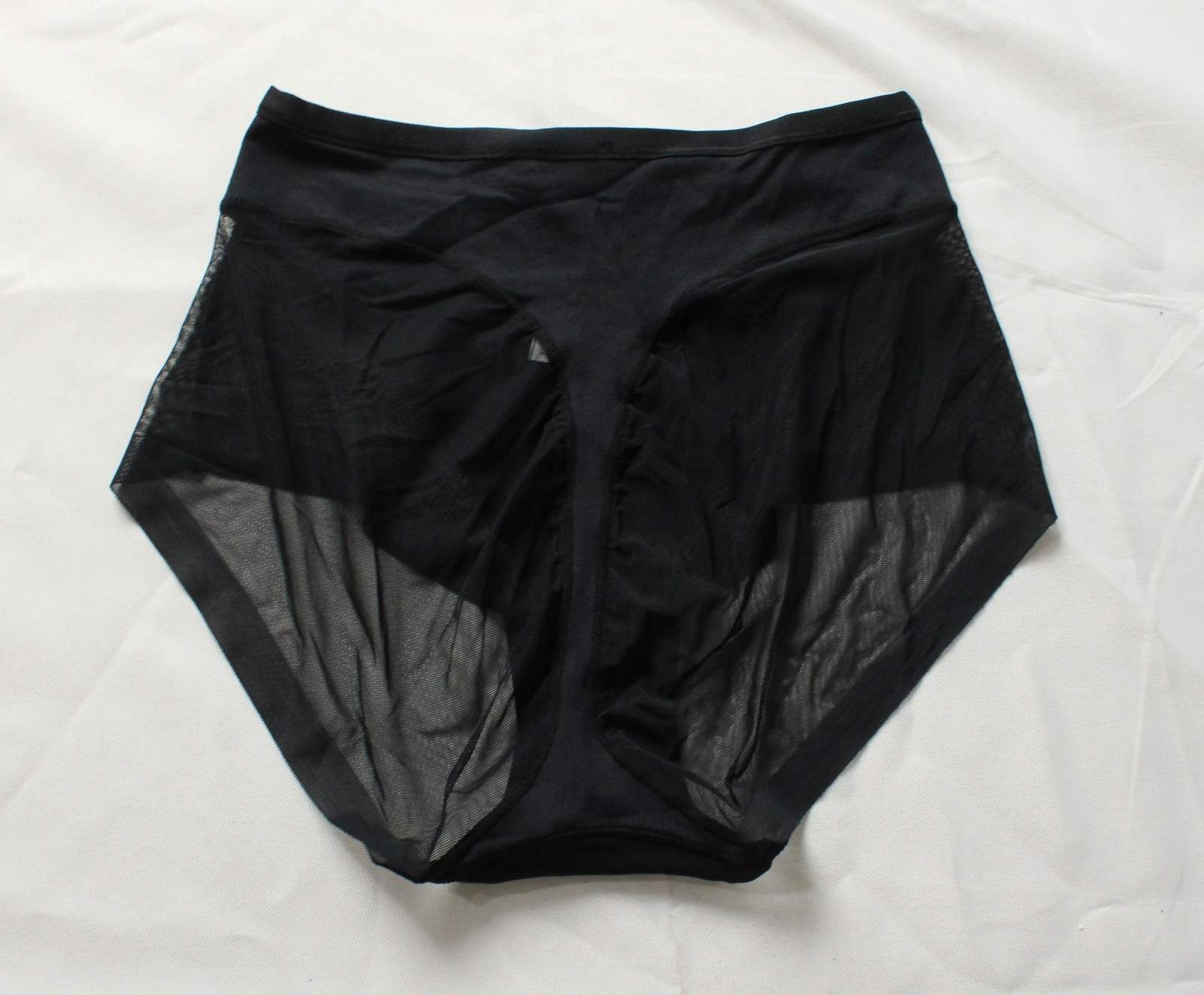 Leonisa Women’s Truly Undetectable Comfy Shaper Panty DH3 Black Large NWT