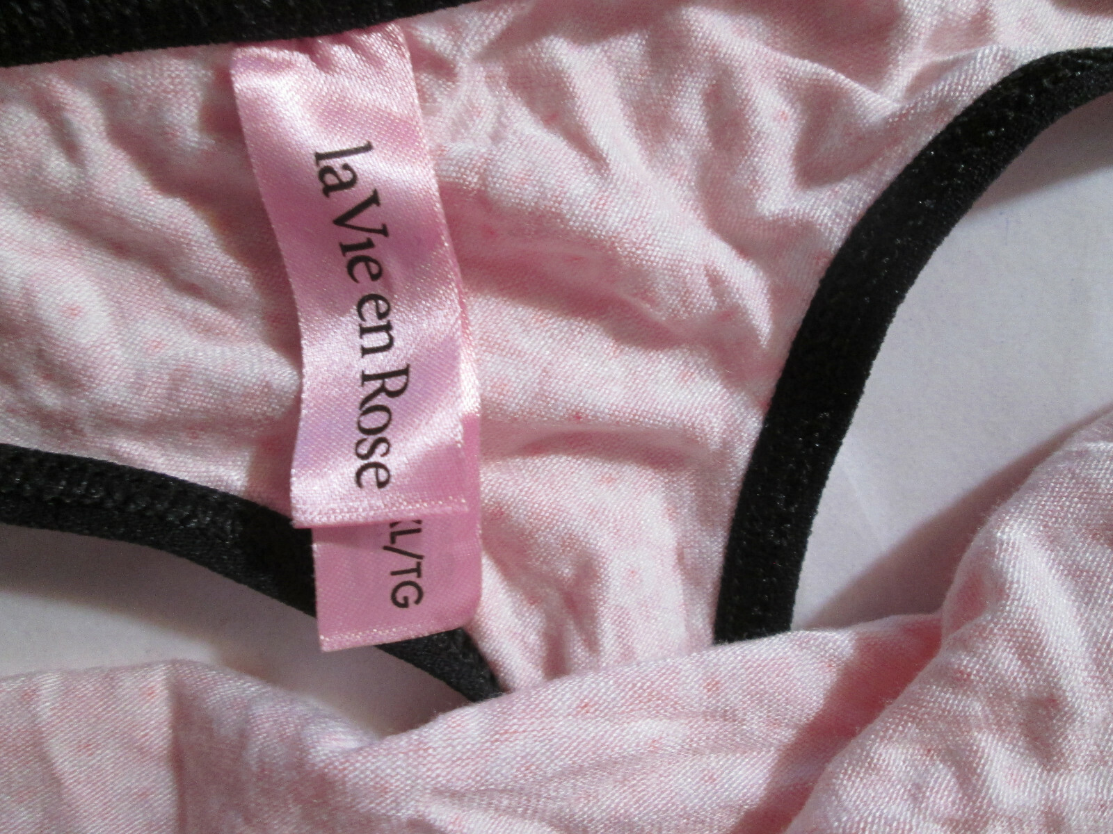 New 2 la Vie en Rose Thongs Size XL 1 each Pink Flowers & Gray w/Black Edge