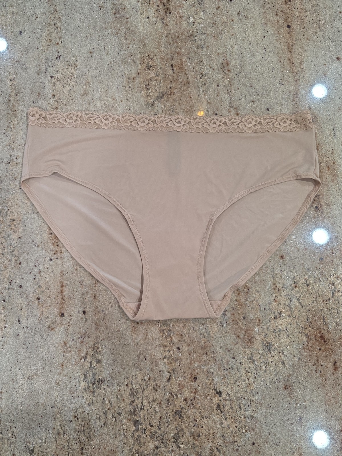 New Women’s NATORI 7743365 Cafe Finishing Touch Lace Brief Panty Size M