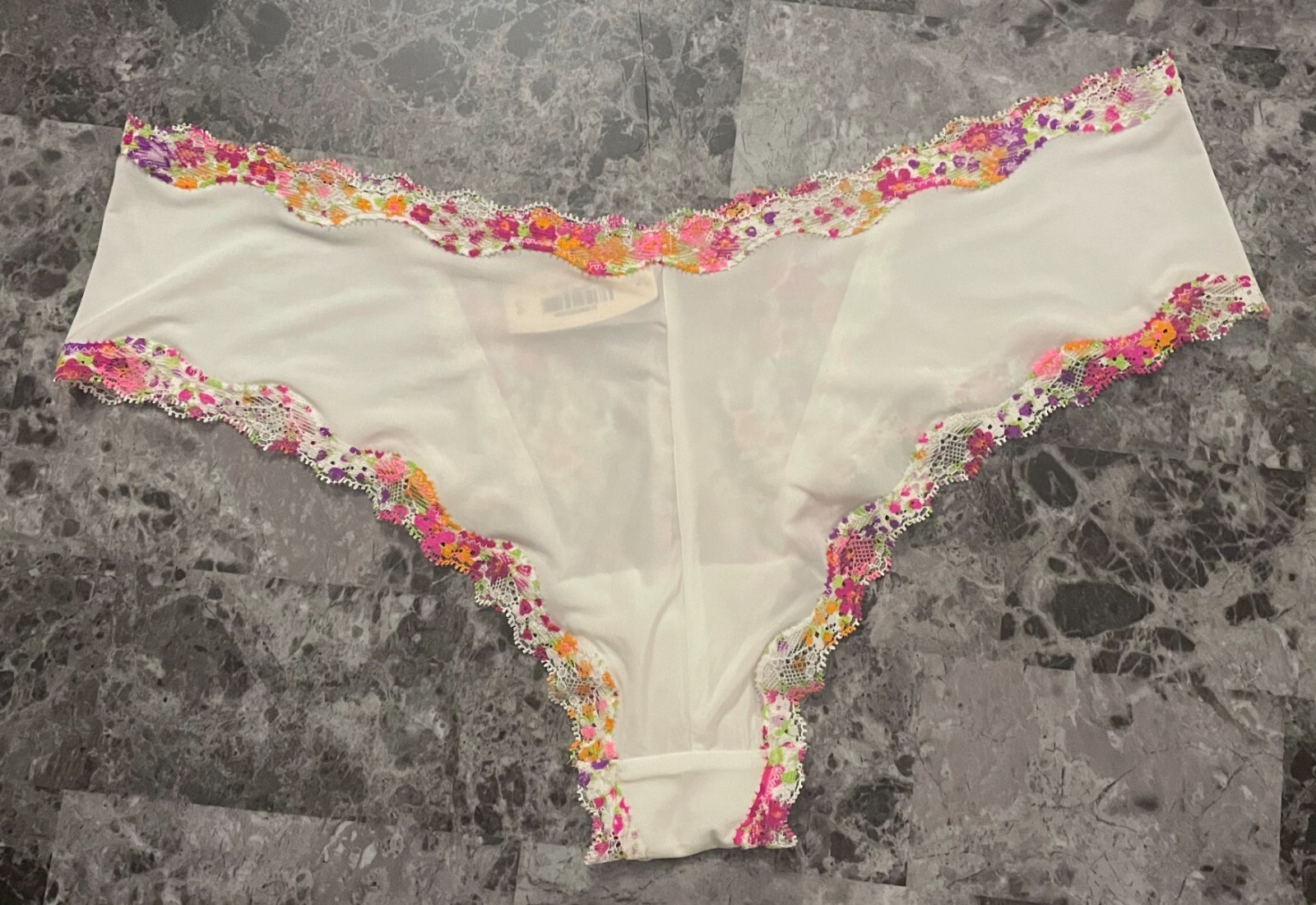 VICTORIA’S SECRET DREAM ANGELS L SMOOTH SEQUIN FLORAL LACE RARE CHEEKY PANTIES