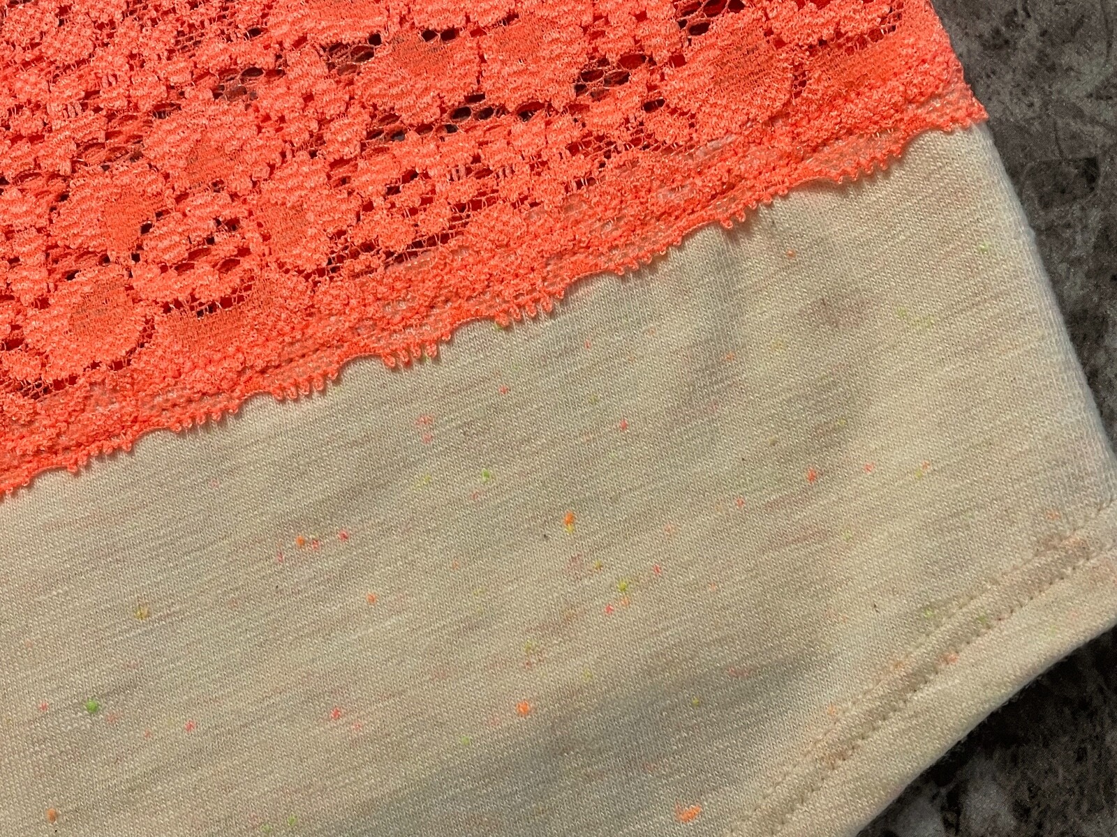 NWT VICTORIA’S SECRET PINK L ORANGE SPECKLED FLORAL LACE RARE HIPSTER PANTIES