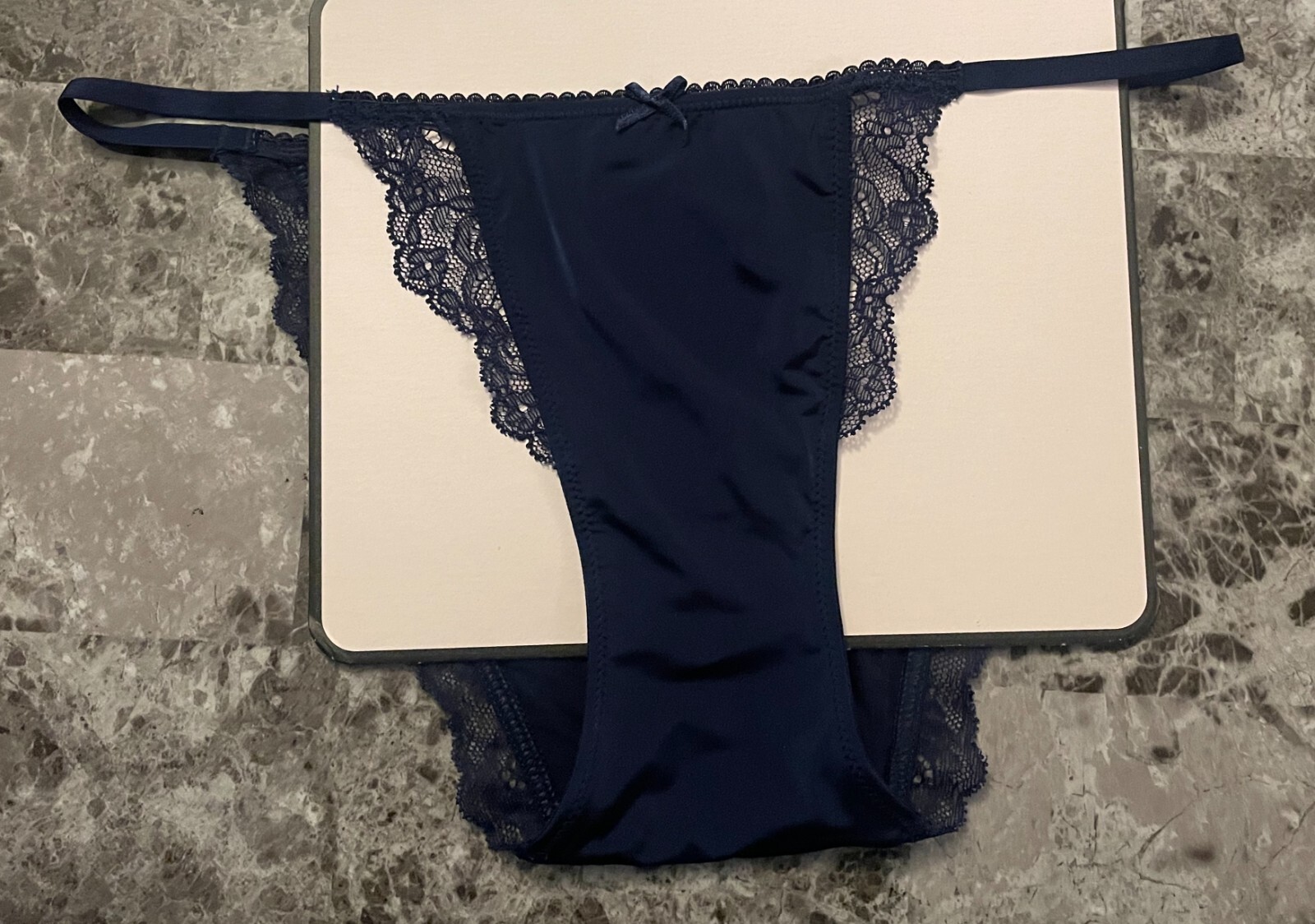 NWT VICTORIA’S SECRET DREAM ANGELS NAVY BLUE SMOOTH LACE STRING BIKINI PANTIES