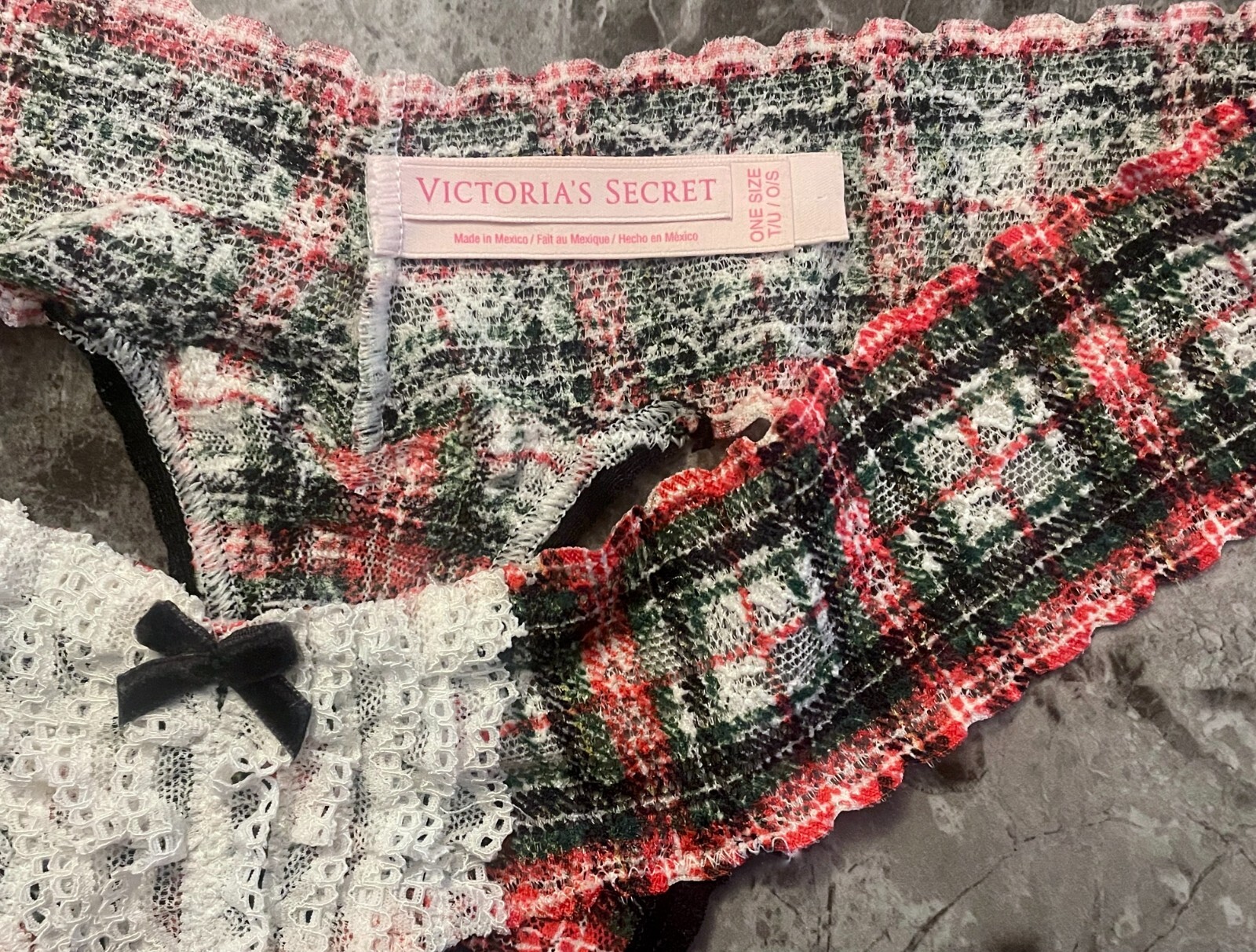NWOT VICTORIA’S SECRET O/S RED GREEN PLAID RUFFLE LACE LACIE RARE THONG PANTIES