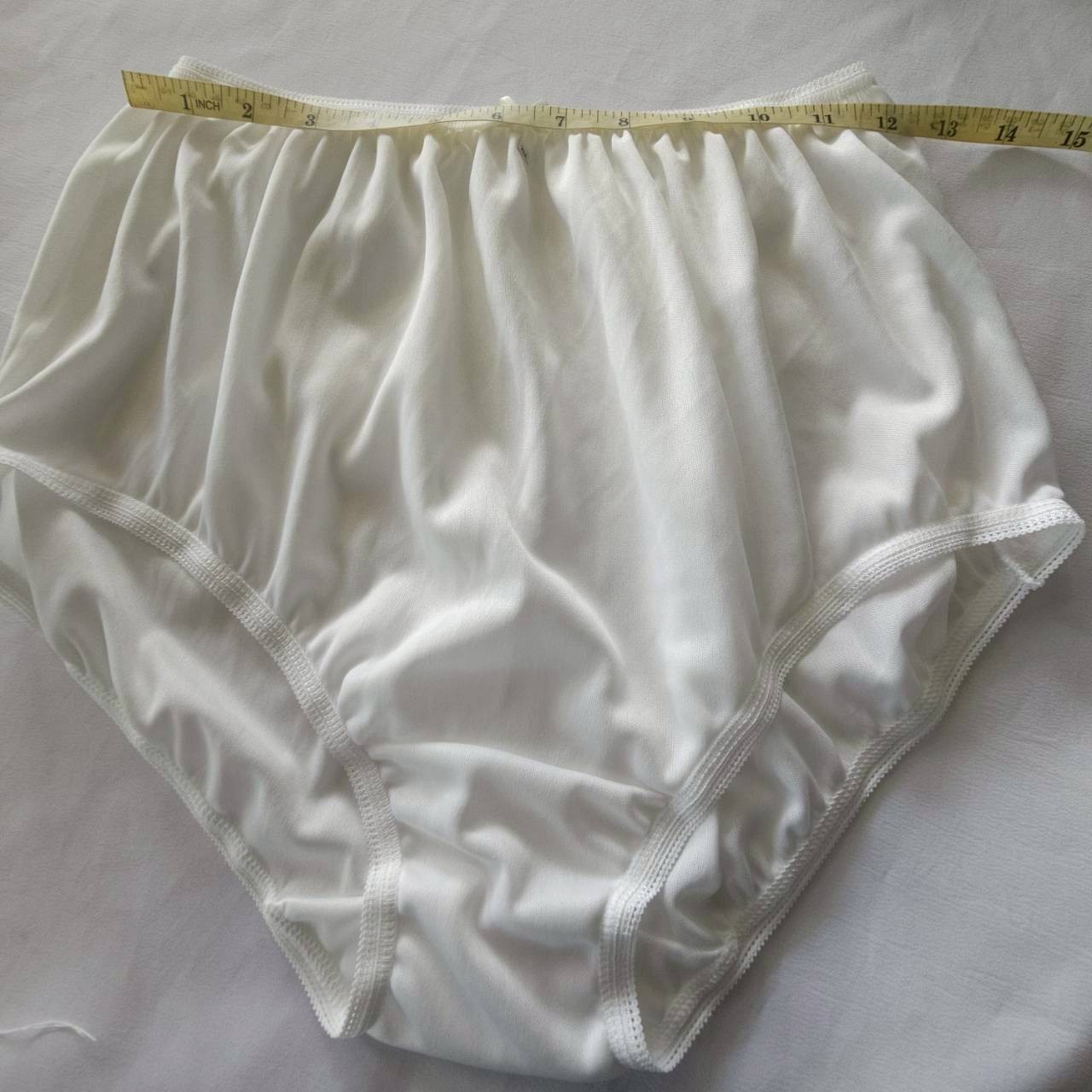 6 Plus Underwear Soft Silky Nylon Woman Granny Panties Briefs Waist 40″-45″White