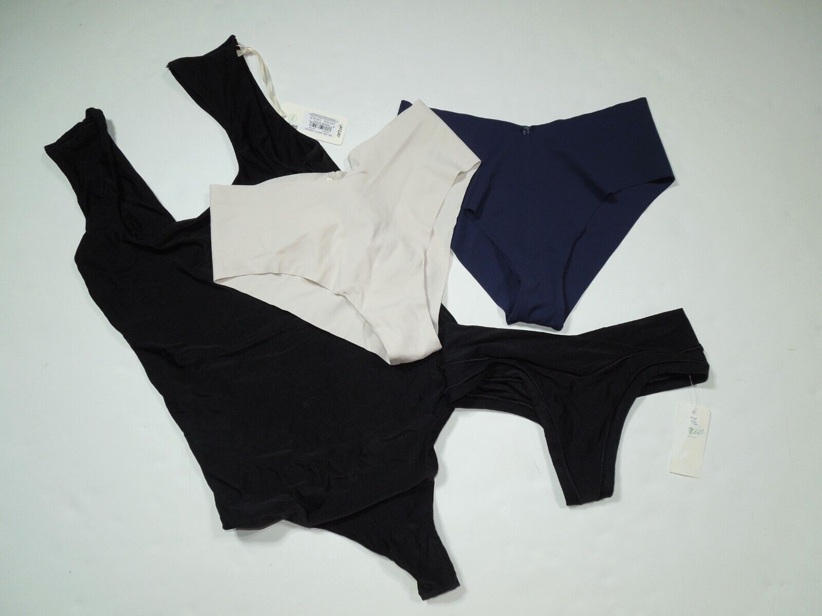 NEW 3pr AMERICAN EAGLE AERIE PANTIES /UNDERWEAR & 1 SMOOTHEZ BODY SUIT SIZE XXS