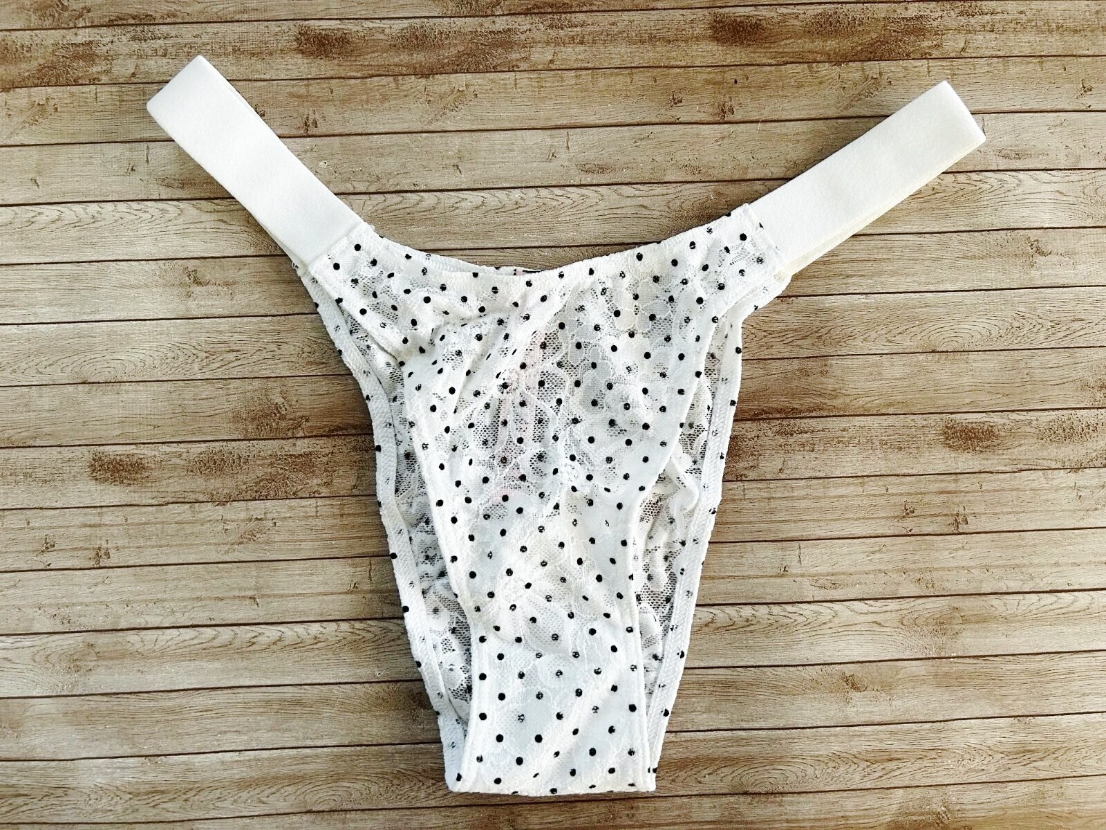 Nwt Victorias Secret The Lacie Lace Brazilian Panty White/Black Casual Dot M