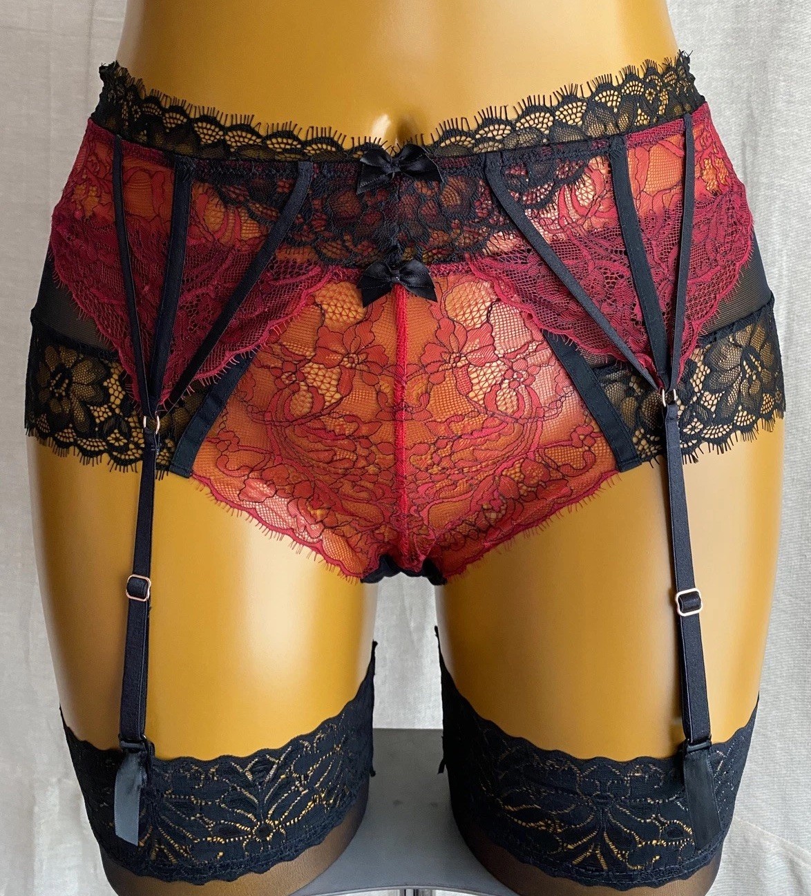 Ann Summers LOVE PASSION Panties & Suspender Set, Black/Red Floral Lace UK16 New