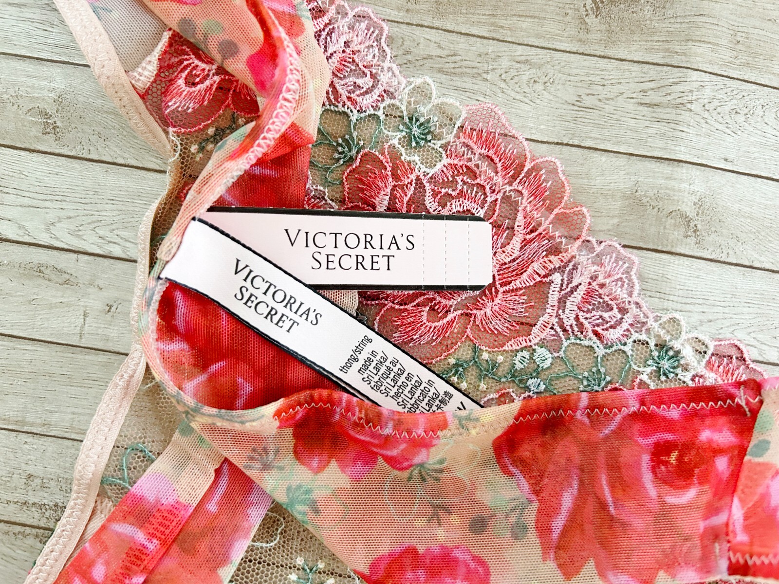 NWT Victorias Secret Dream Angels Floral Embroidery Thong Panty Red Floral S