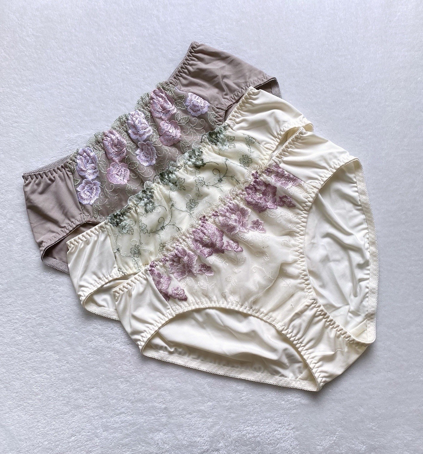 US-M, L/JP-3L Japanese High Quality VTG Style Embroidery Flowers Nylon Panties