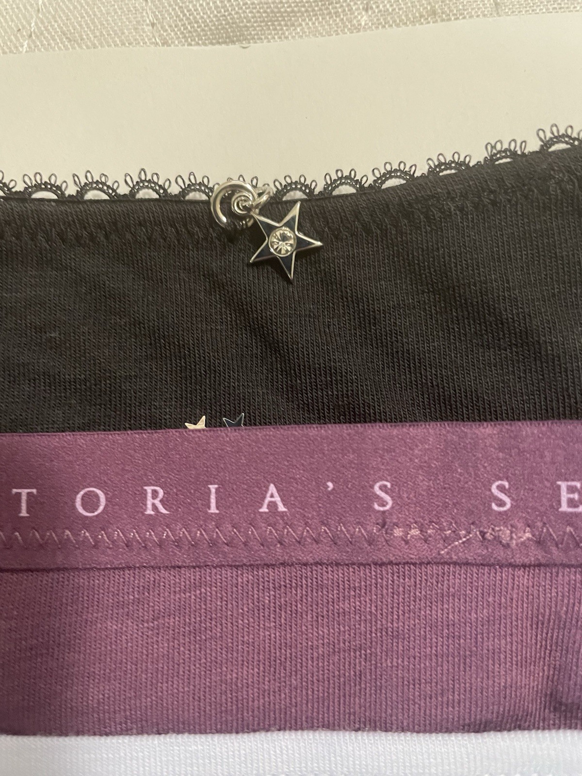 Victoria Secret V String Panties 5 Pack Multi Spellout Charm Stars sz L Bling
