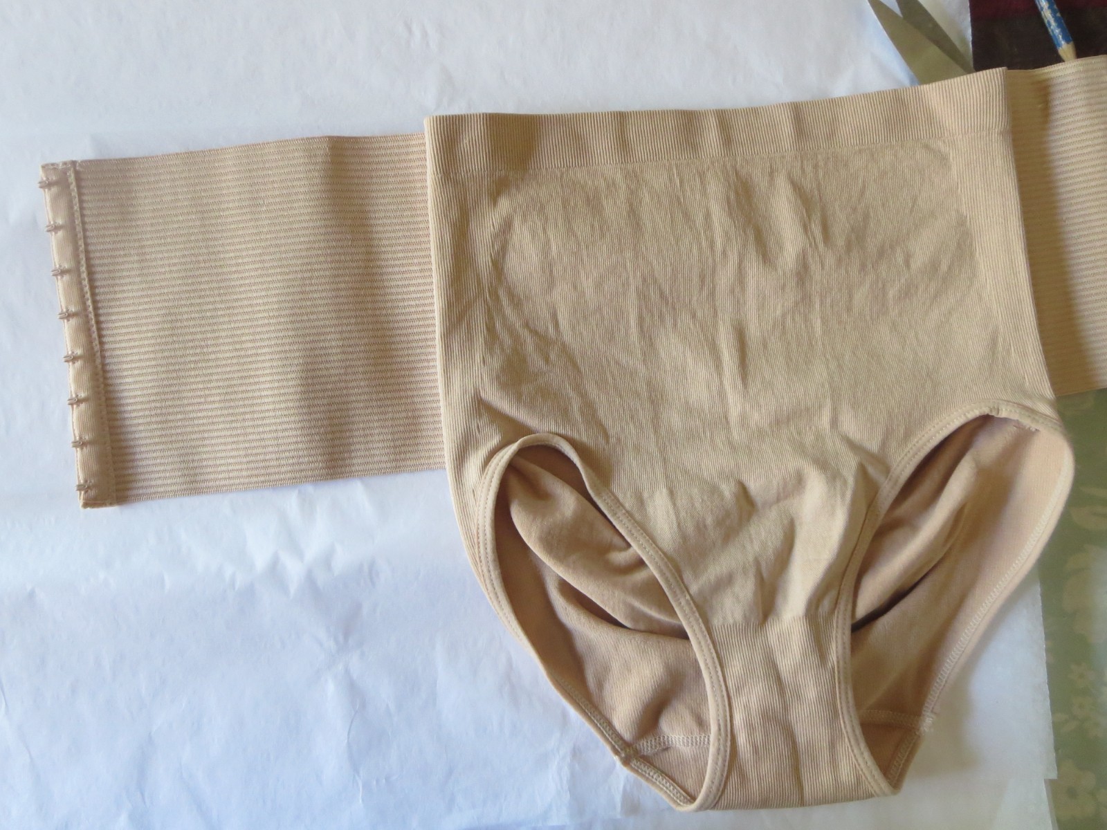 SKINNY GIRL SMOOTHER & SHAPER BRIEF PANTY #7614-66, NUDE, SMALL, NWOT