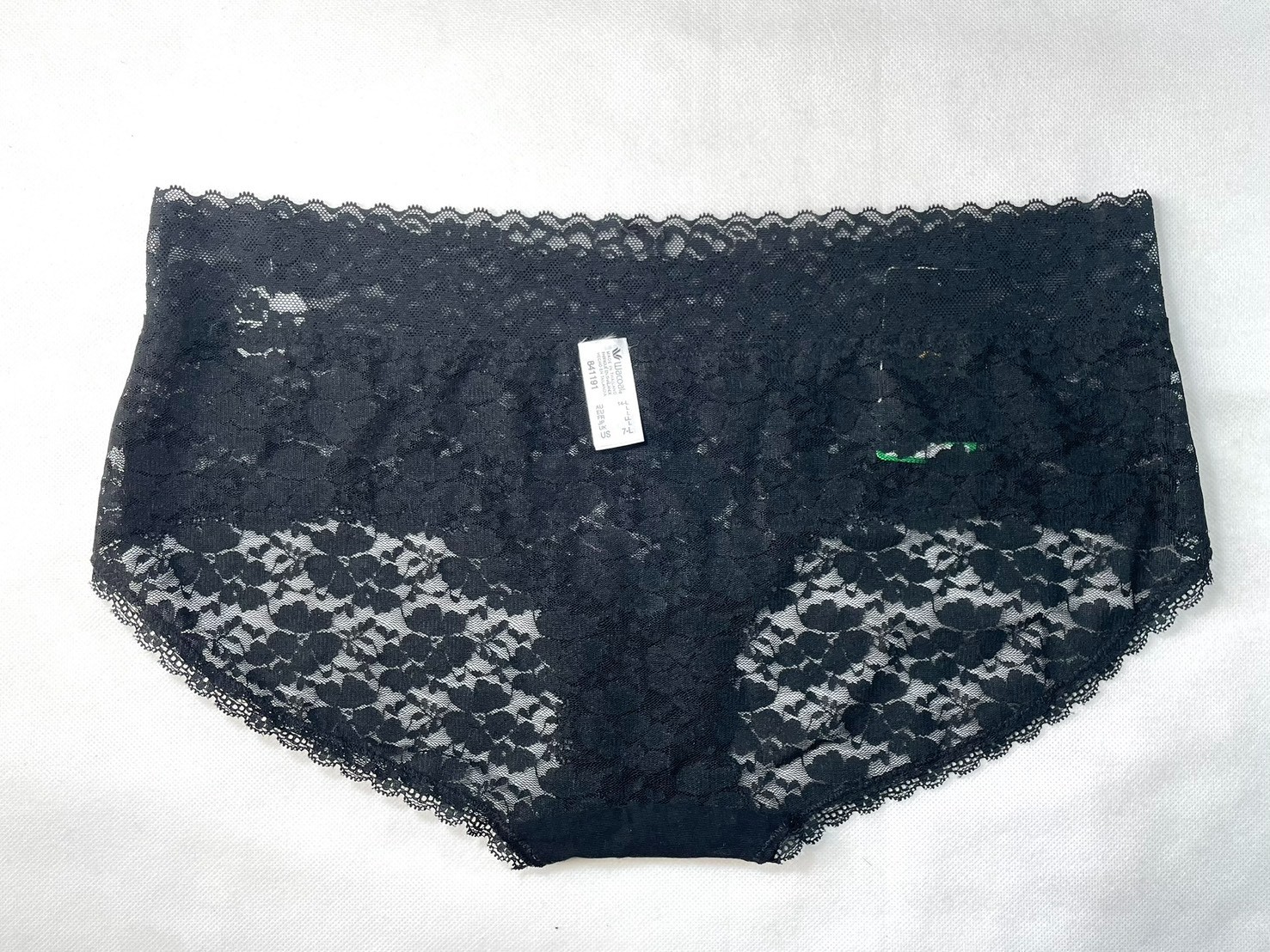 NWT Wacoal Women’s L Black Lace Panties 841191