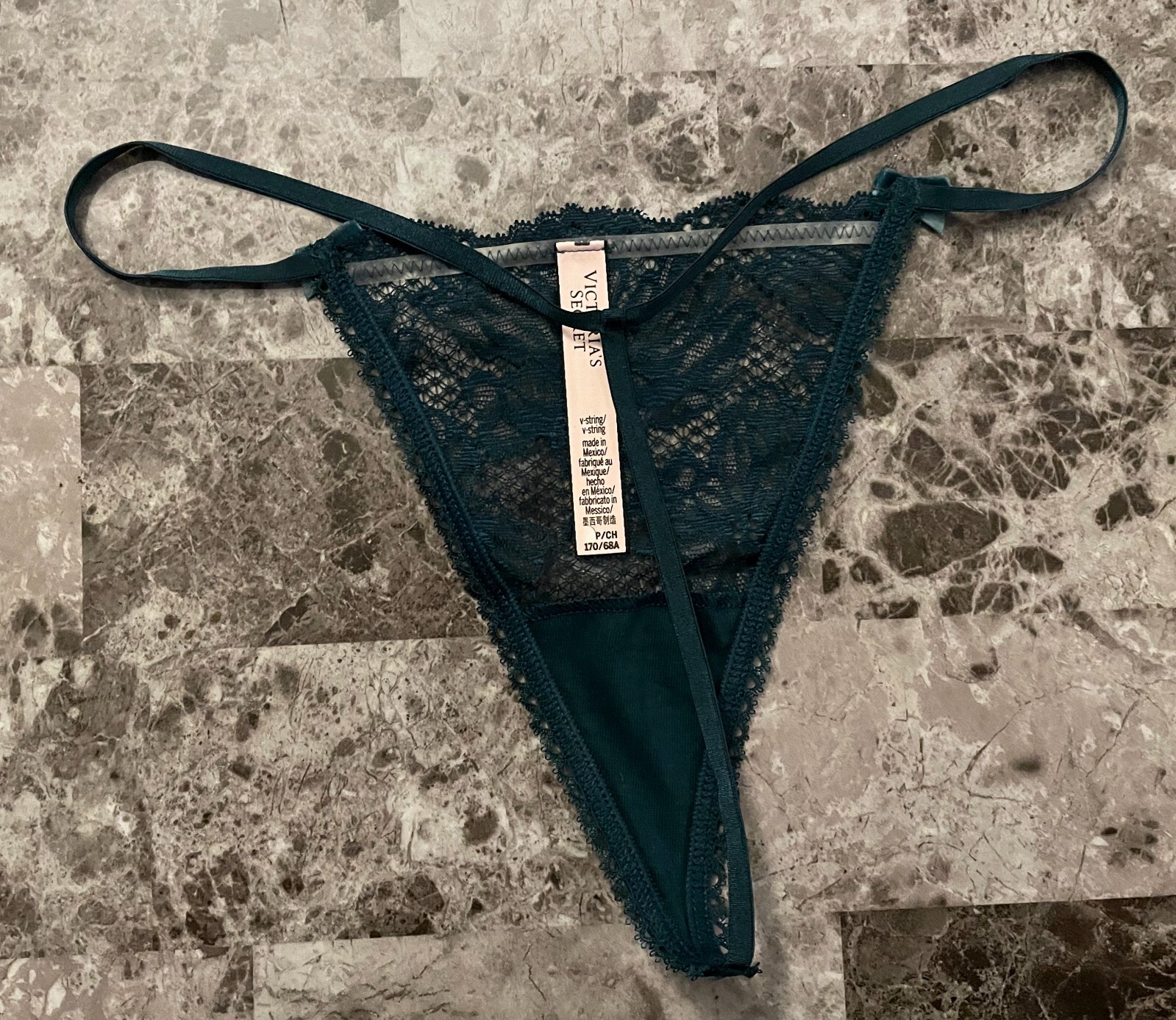 NWOT VICTORIA’S SECRET GREEN FLORAL LACE VELVET BOW V STRING THONG PANTIES