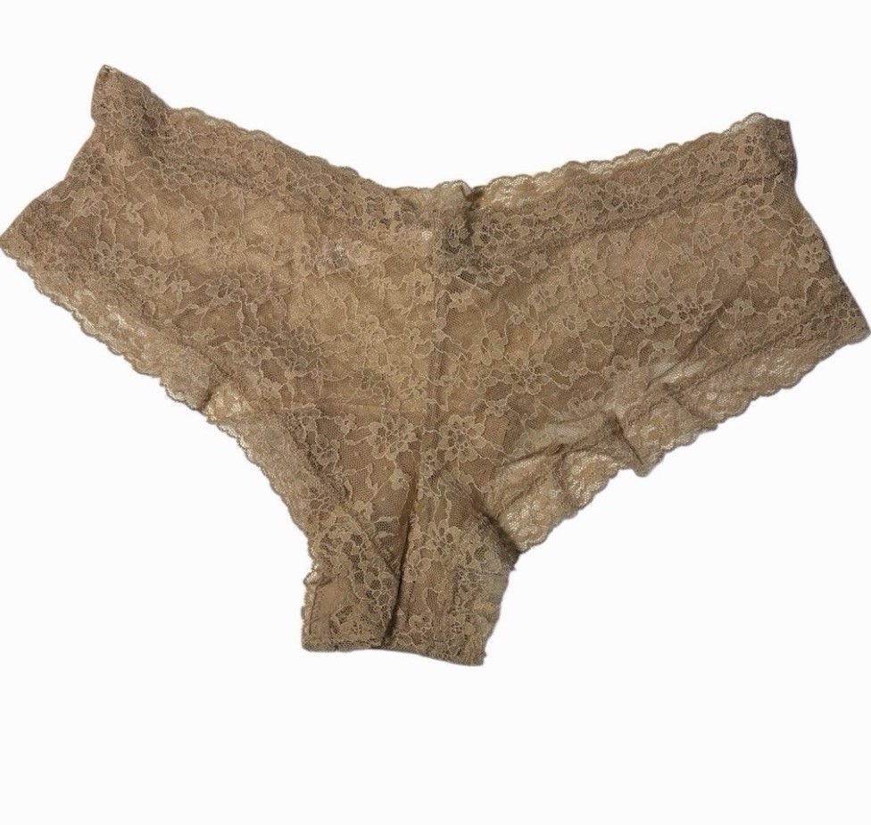 Victoria’s Secret Lace cheeky Panties nude and black women size XXL bundle of 2