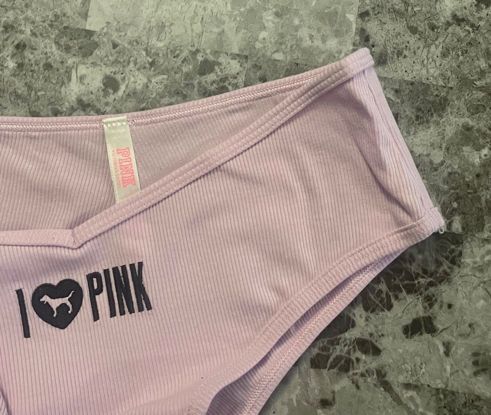 VICTORIA’S SECRET PINK LAVENDER BLACK DOG LOGO RIBBED KNIT CHEEKSTER PANTIES