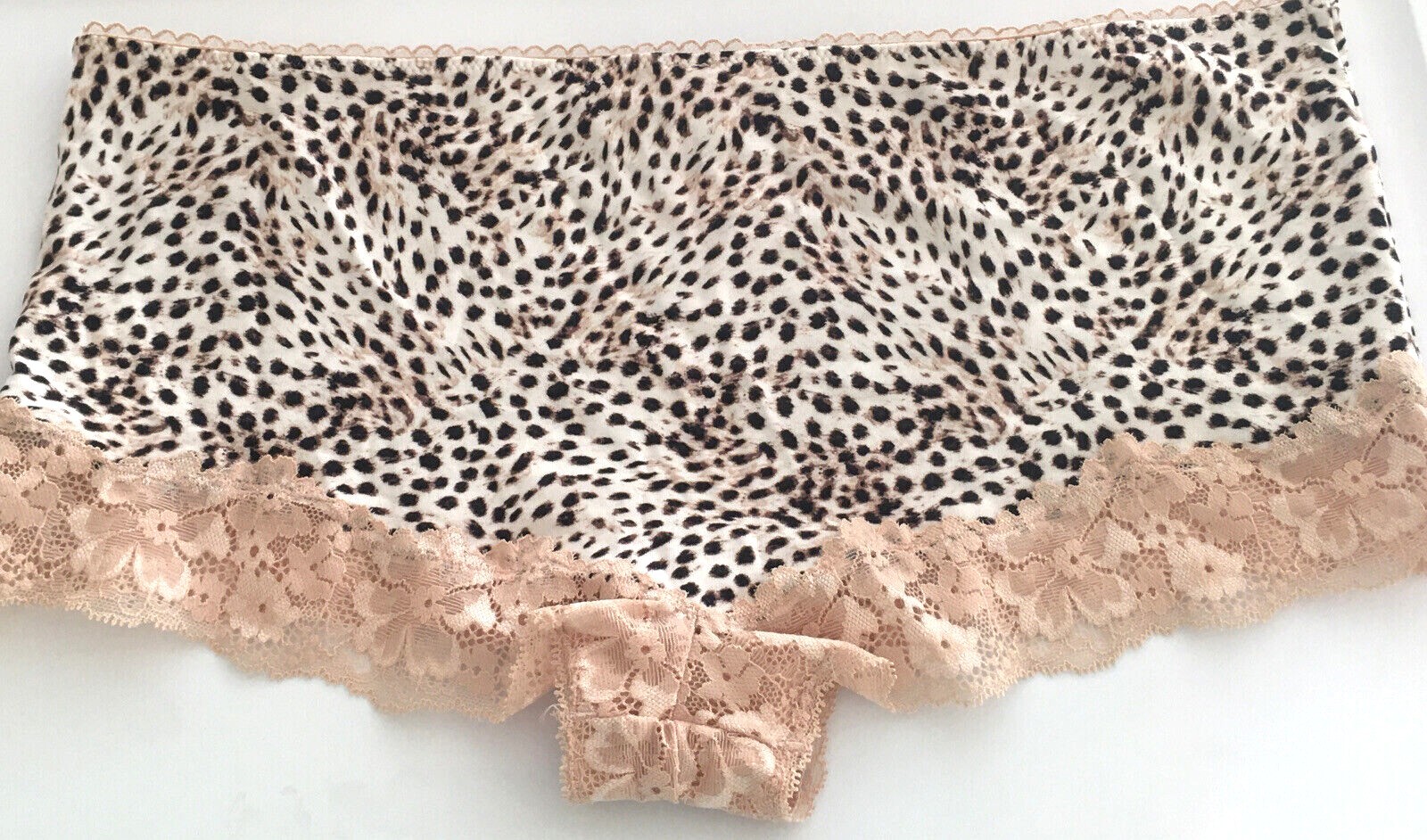 Victorias Secret Champagne Cheetah Shortie Boyshort Panty Size XL Soft Sexy Lace