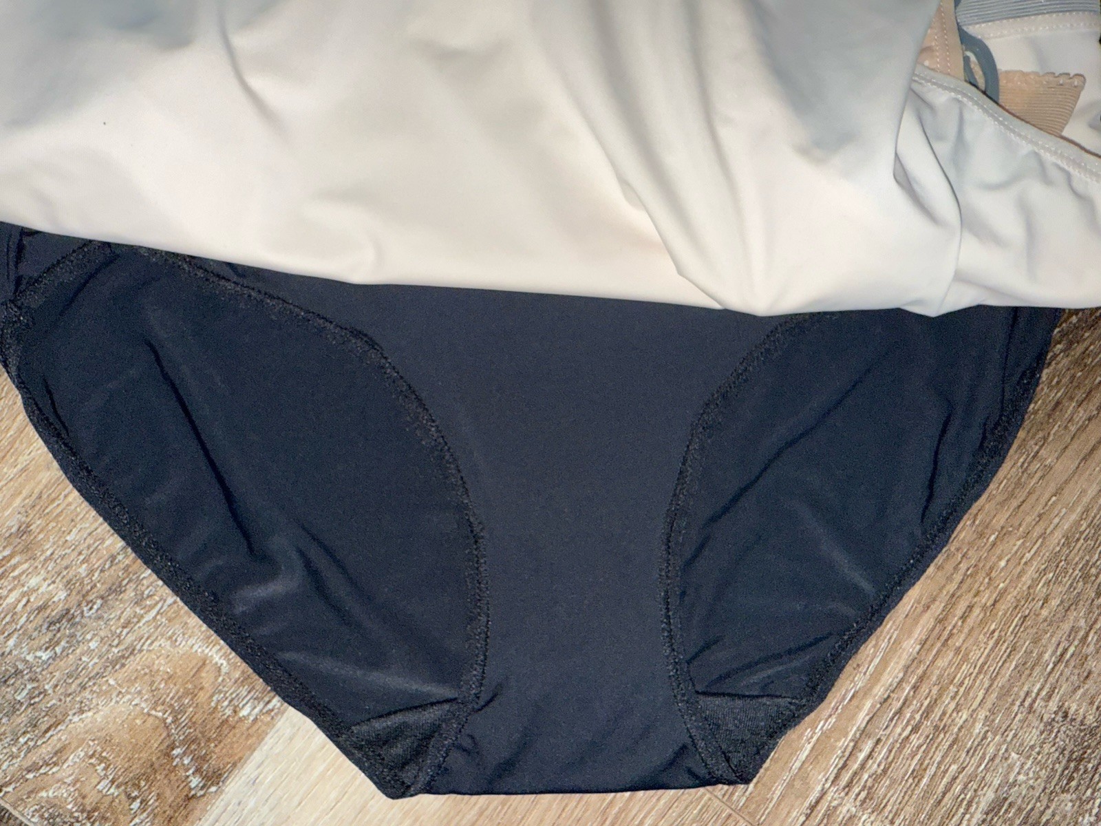 Bali ~ 3-Pair Womens Full Coverage Brief Underwear Panties Nylon Blend ~ M