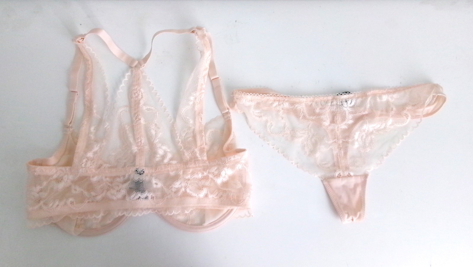 NWOT EVE’S TEMPTATION UNDERWIRE FLORAL LACE BRA/PANTIES 2PC PINK