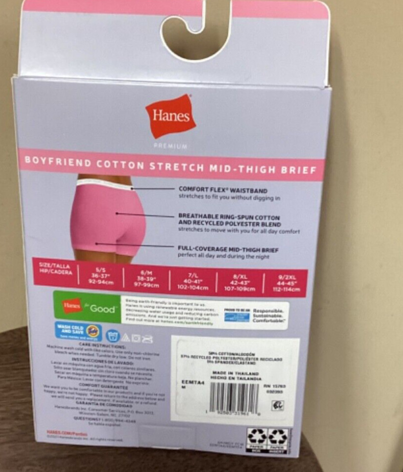 Women NWOT Hanes Boyfriend Cotton Stretch 4 Mid Thigh Briefs. Size 6/M