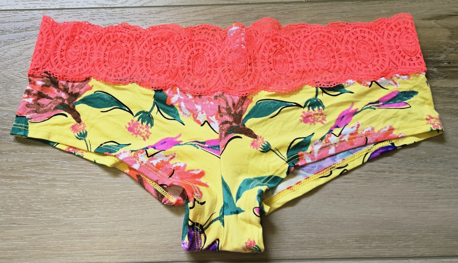 Vintage Victoria’s Secret Floral Silky Smooth Logo Lace Hiphugger Panties M