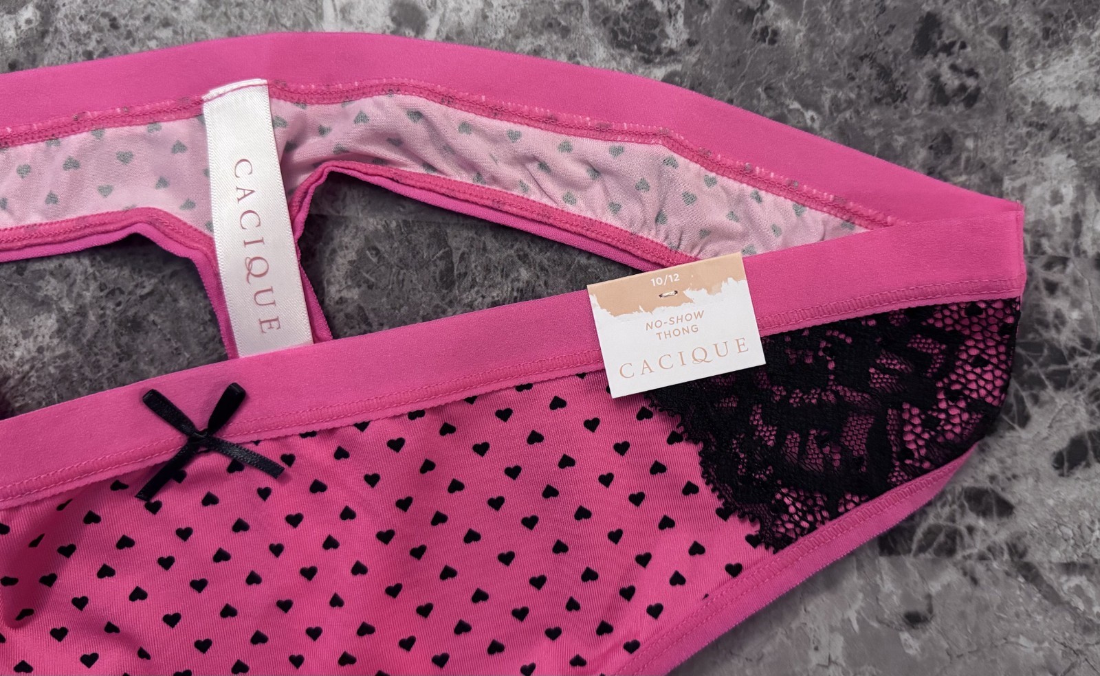 NWT CACIQUE LANE BRYANT 10/12 SMOOTH PINK BLACK HEART LACE NO SHOW THONG PANTIES