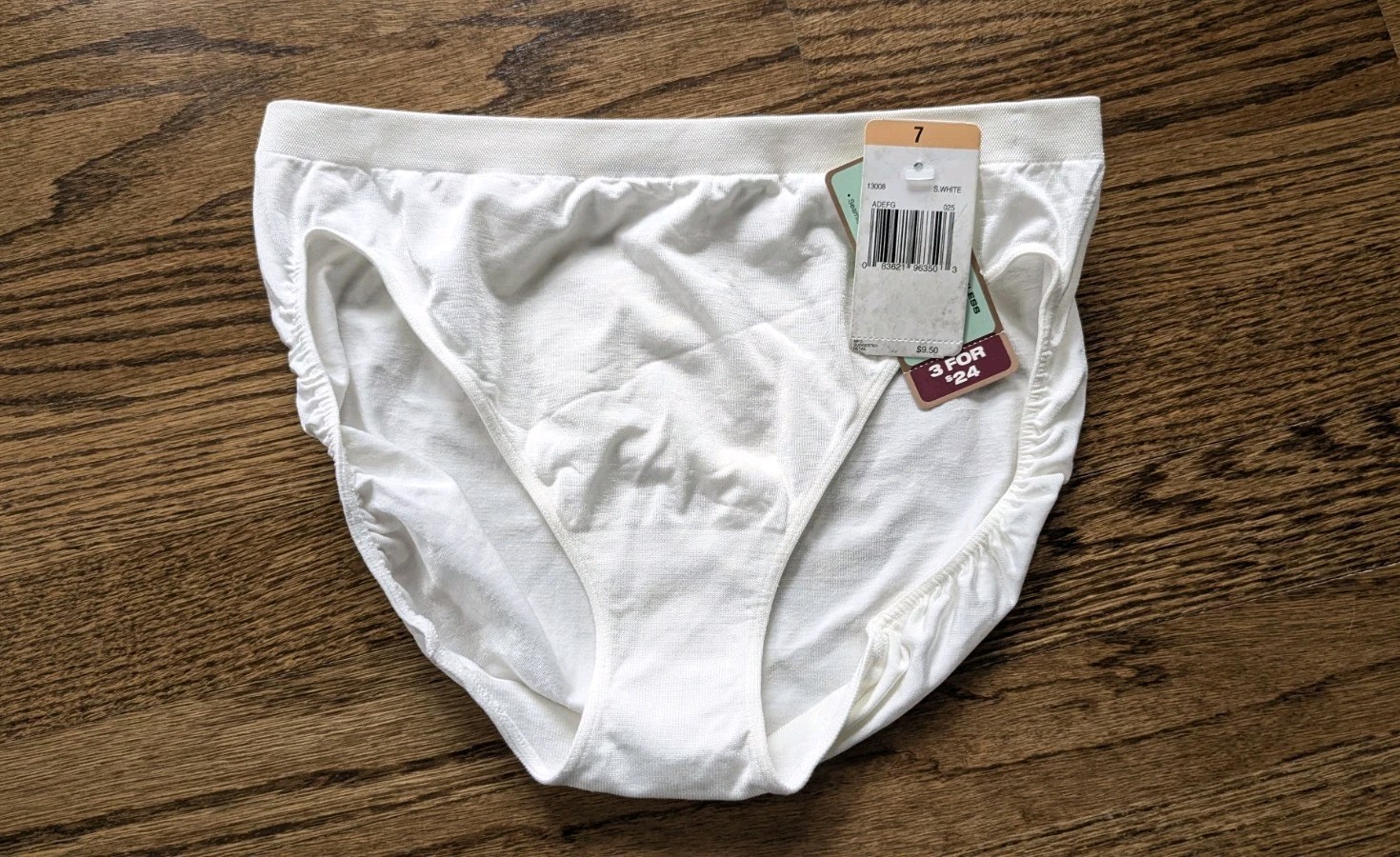 NWT Vintage Vanity Fair Body Shine Seamless Hi Cut White Panty Size 7 #13008