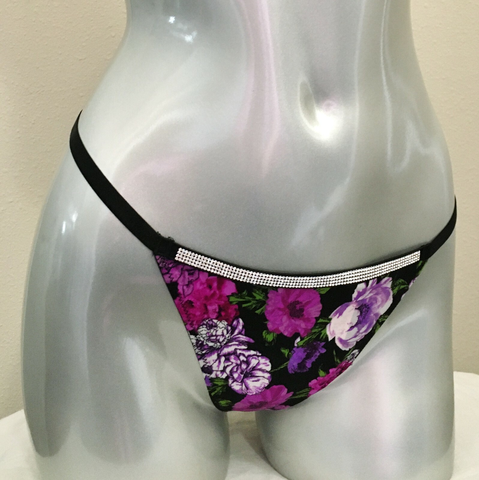 NWT Victoria’s Secret Very Sexy Bombshell Shine V- String Panty L Purple Floral