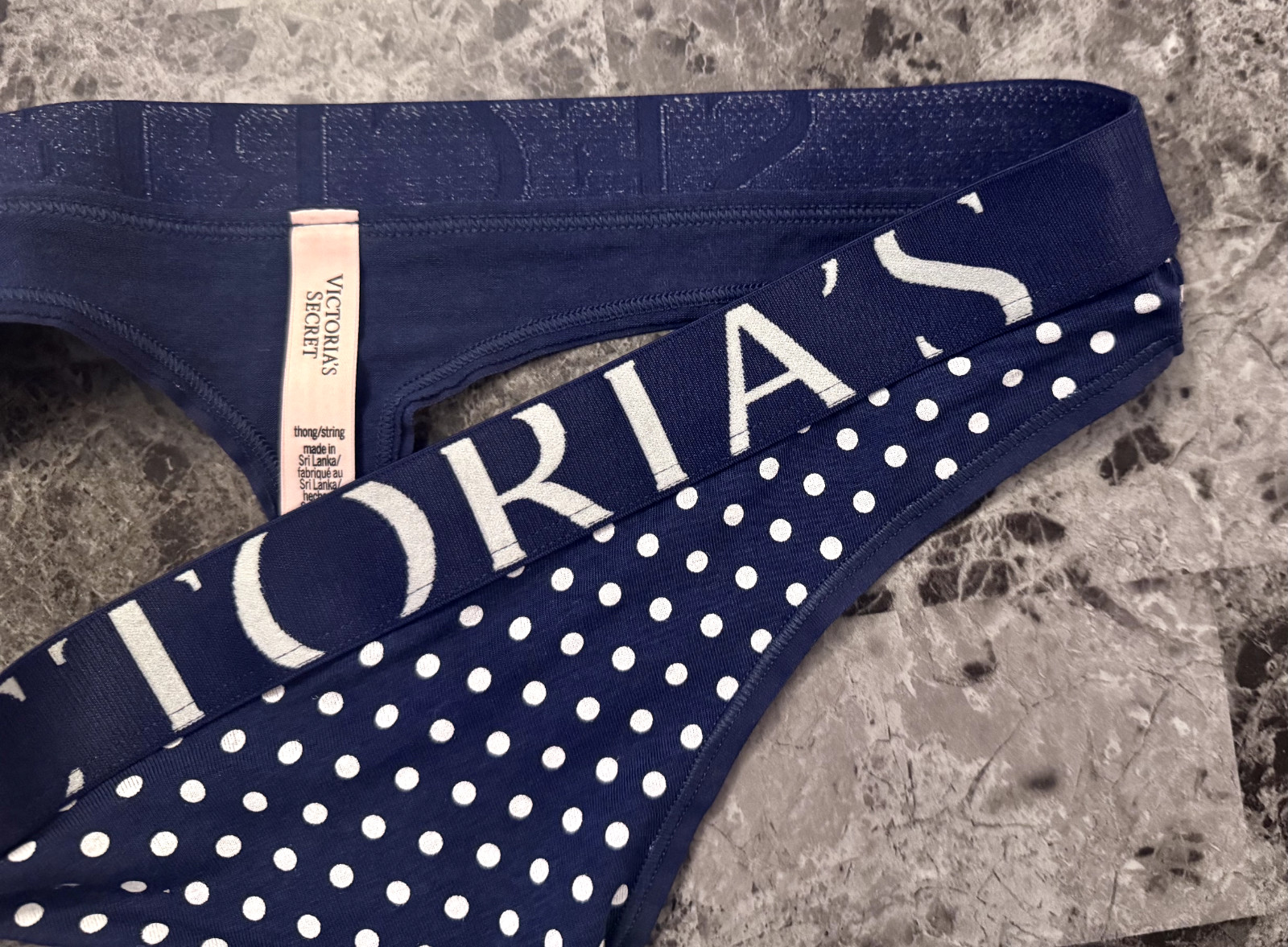 NWOT VICTORIA’S SECRET NAVY BLUE WHITE POLKA DOT THICK LOGO BAND THONG PANTIES