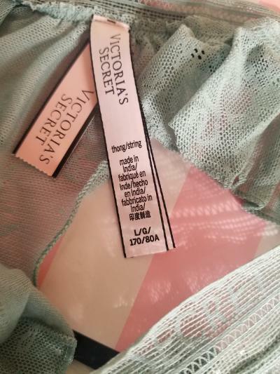 VICTORIA’S SECRET LARGE LACE FLUTTER THONG PANTY SAGE DUST GREEN LOGO WAIST NWT