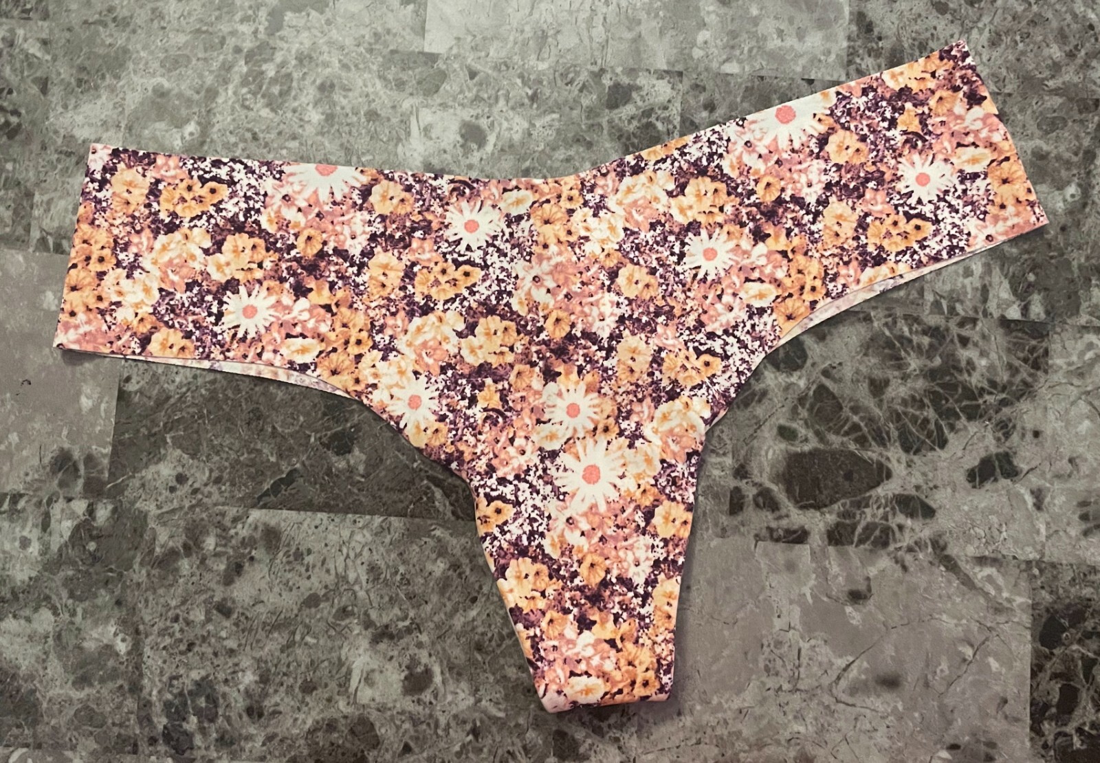 NWT VICTORIA’S SECRET SMALL PINK PURPLE FLORAL SMOOTH RAW NO SHOW THONG PANTIES