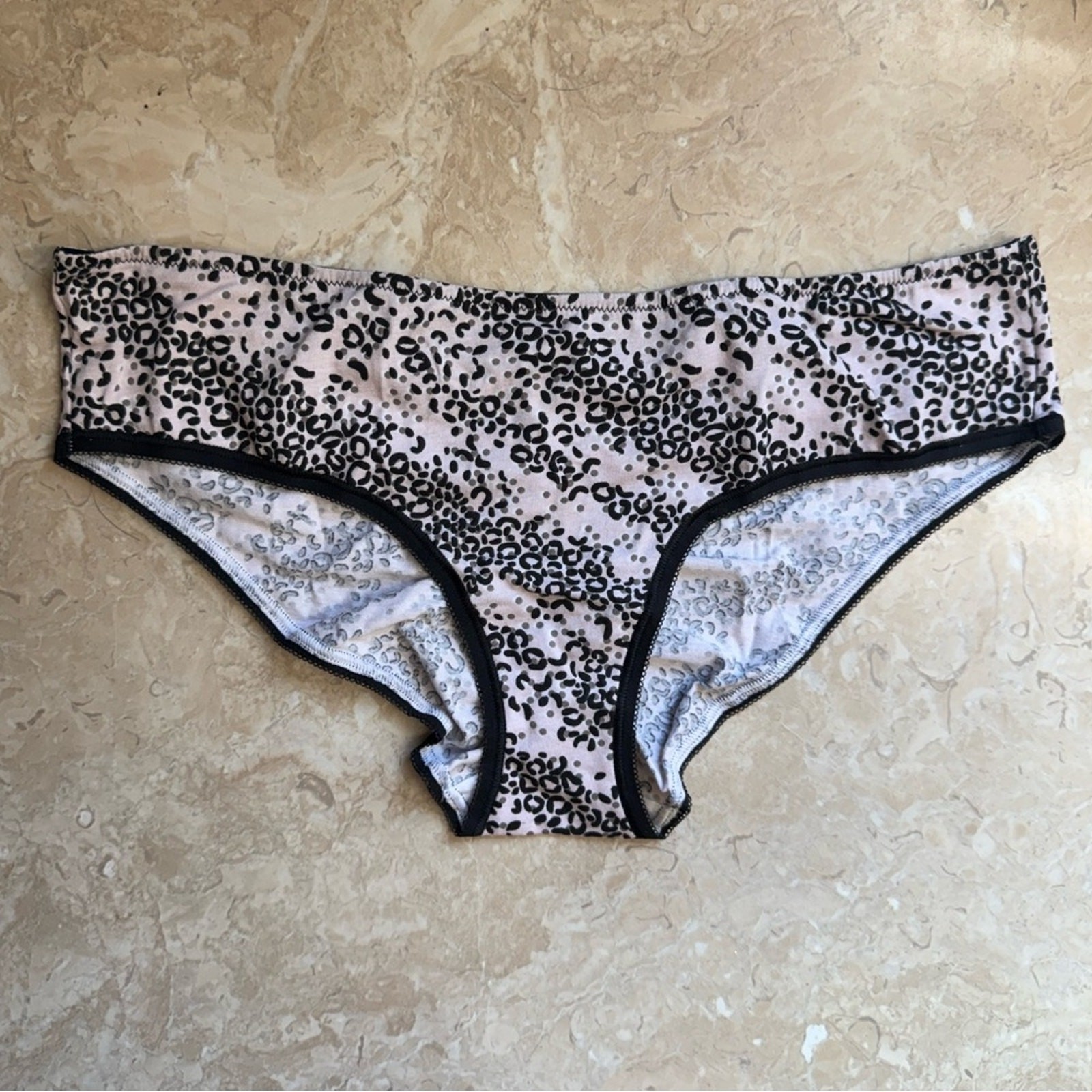 Victoria’s Secret Low Rise Hiphugger Leopard Animal Print Panty Brief Large NWOT