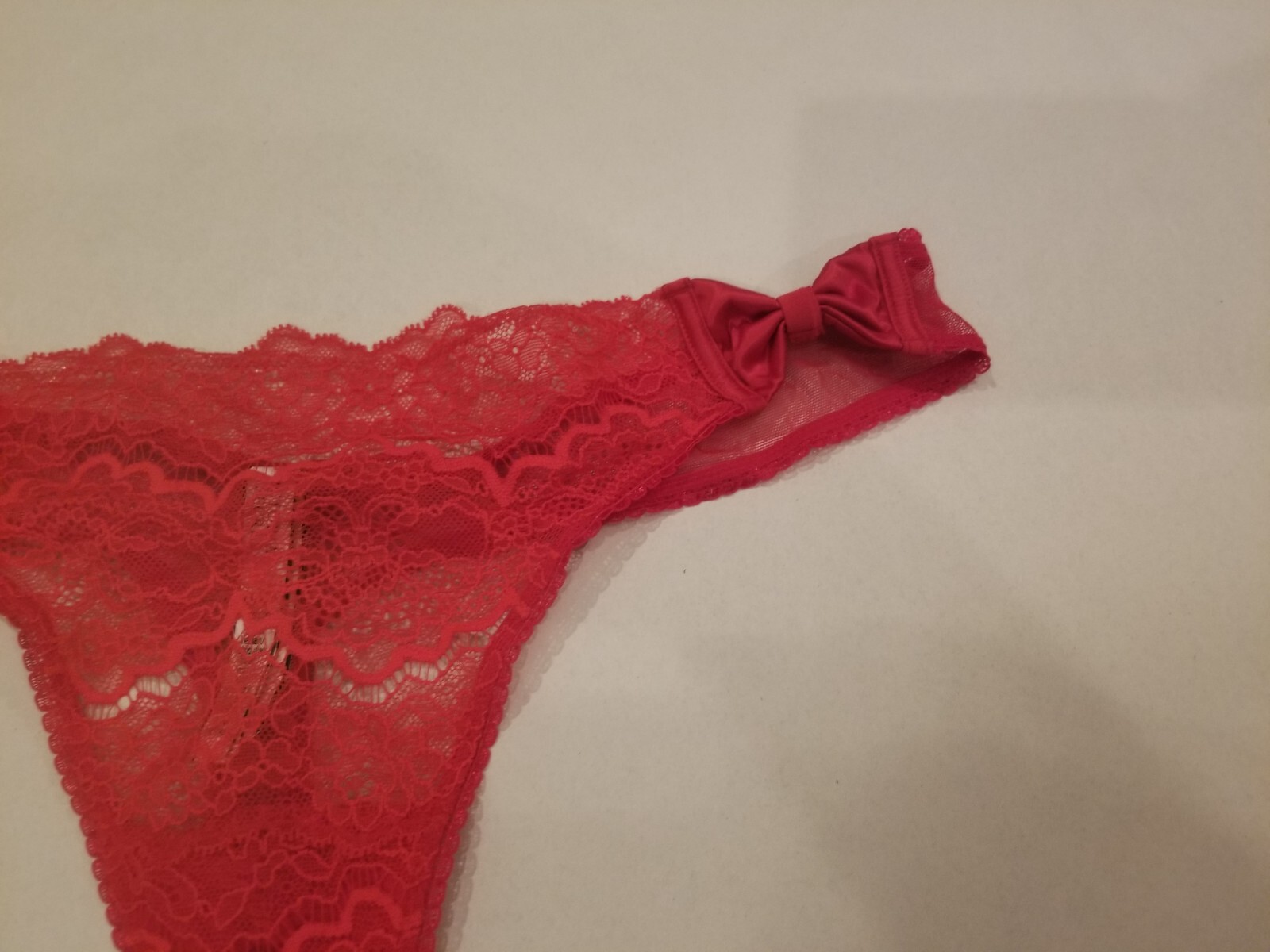 Victoria Secret Lace Thong Panty Bow Stap Detail Size Large NWT Lipstick Red