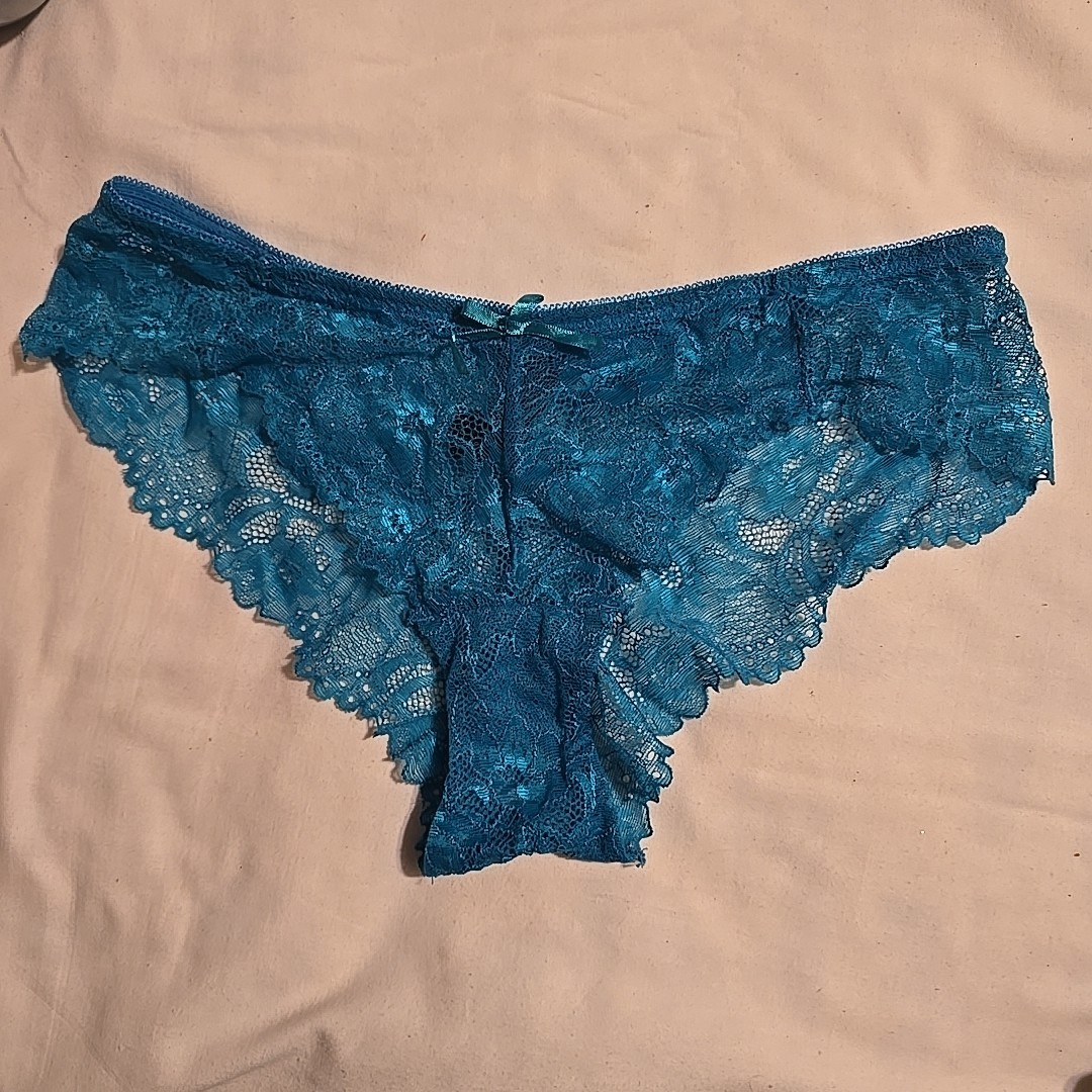 XOXO Intimates Lace Sexy Cheeky Size Med Turquoise Blue Panties NWOT
