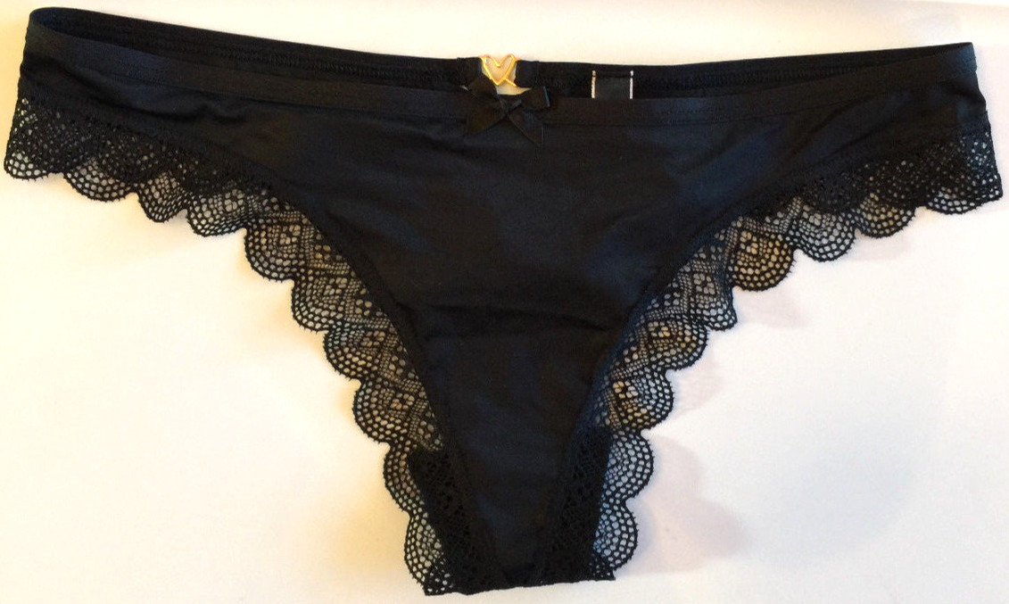 Victorias Secret Very Sexy Black Silky Thong Size M Metal Heart Strappy Back NWT